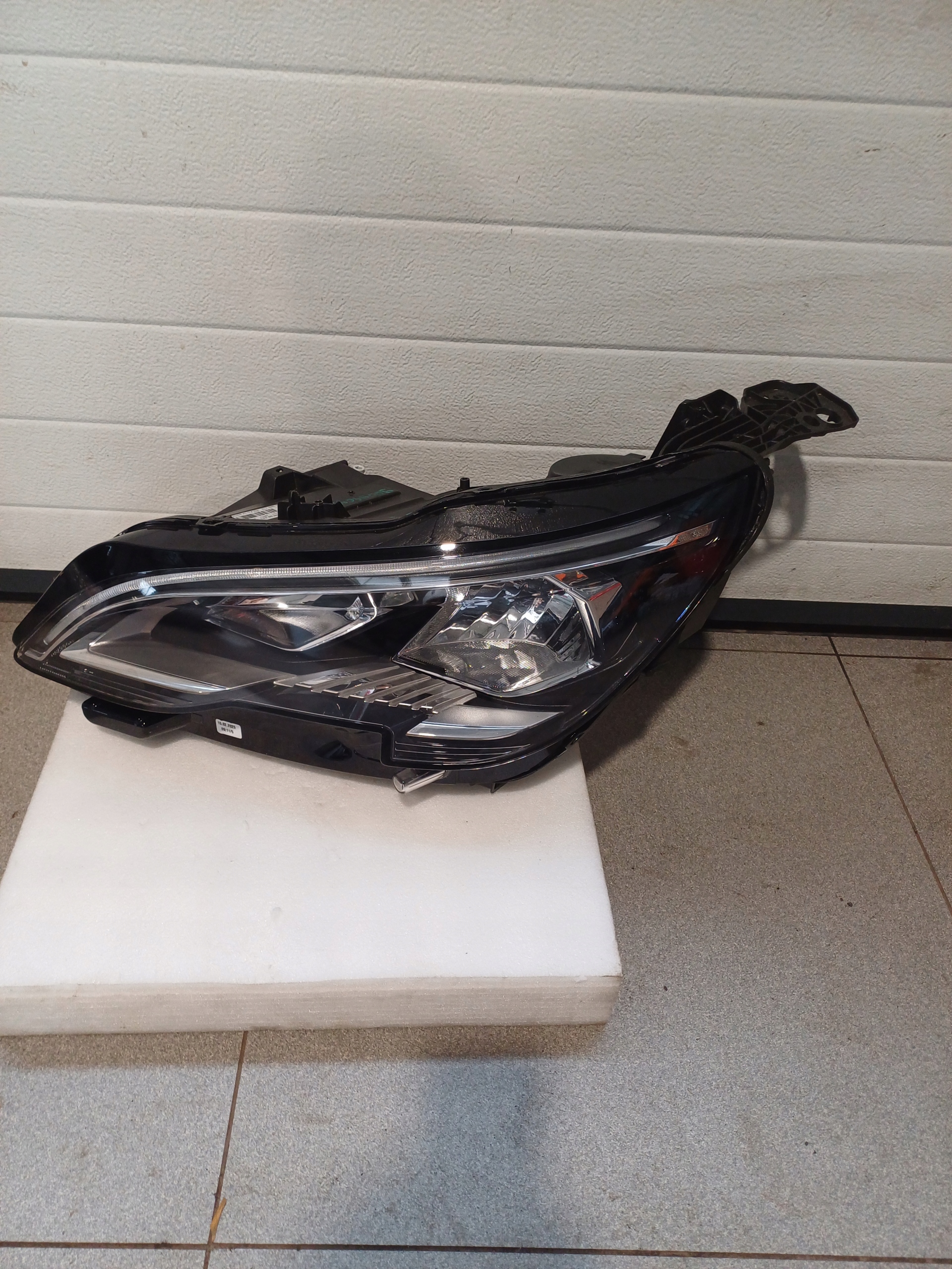 light left front front PEUGEOT 3008 5008 II 2 90094692