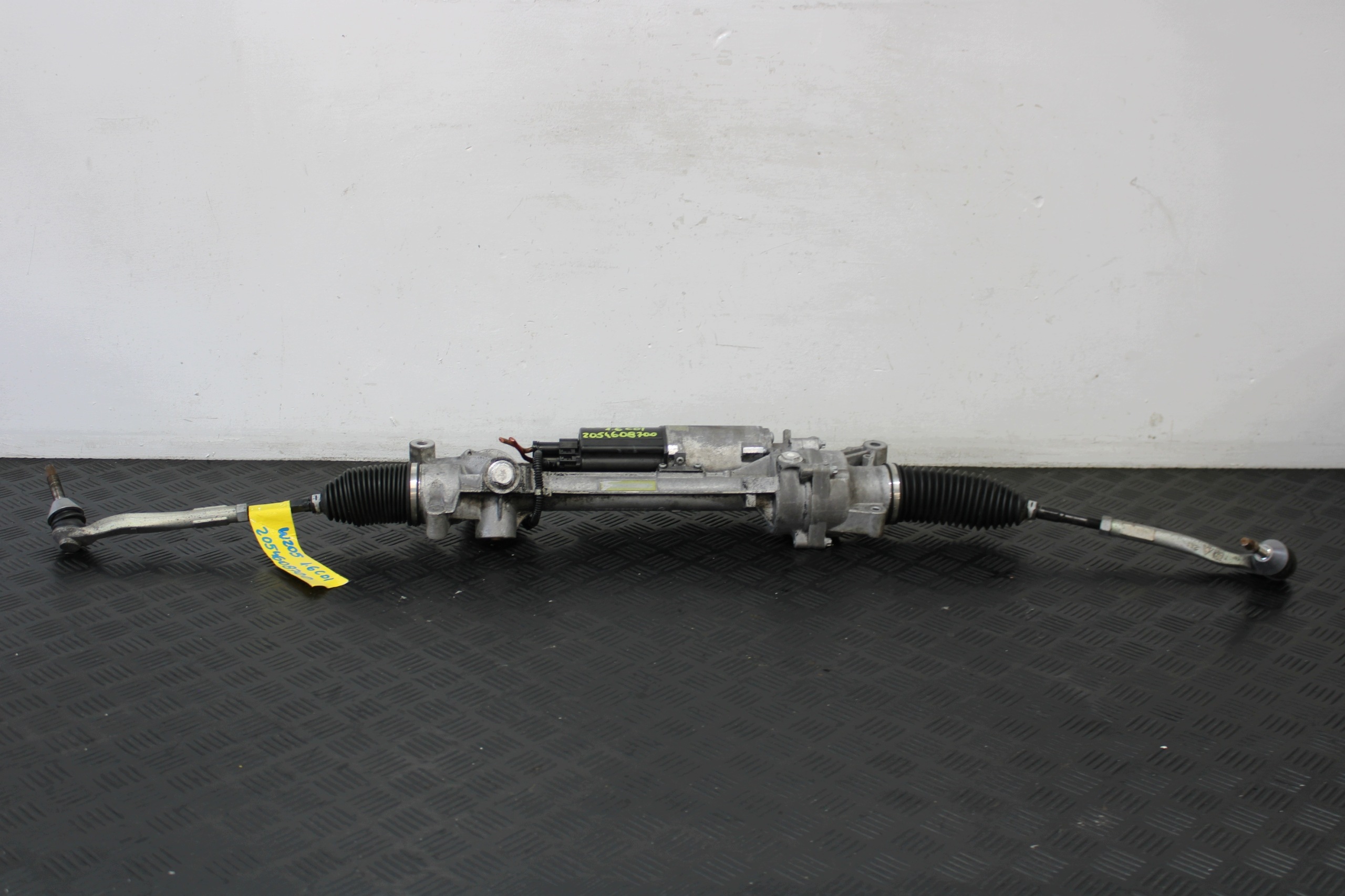 Boîter direction Boîter direction 2054608700 MERCEDES C-KLASA W205