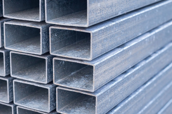 Profil ocynkowany 60x40x2 dł. 6m szew napylany