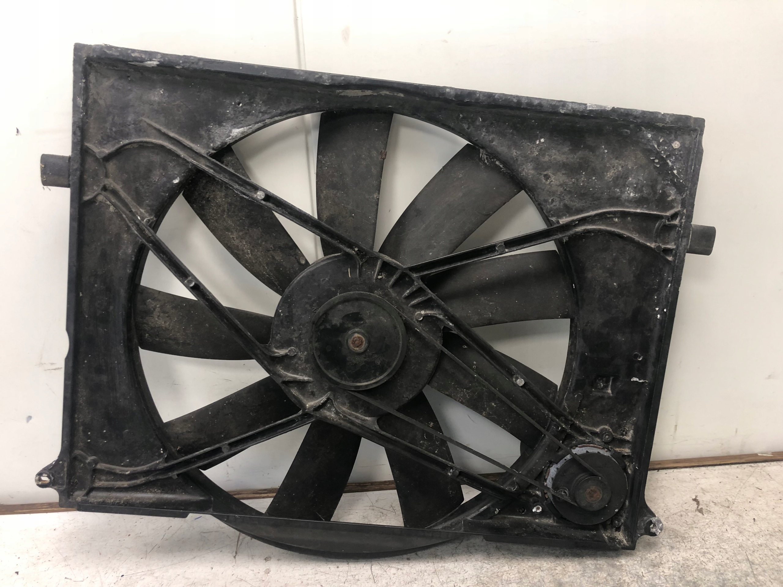 ventilátor chladiče MERCEDES W220 881060649