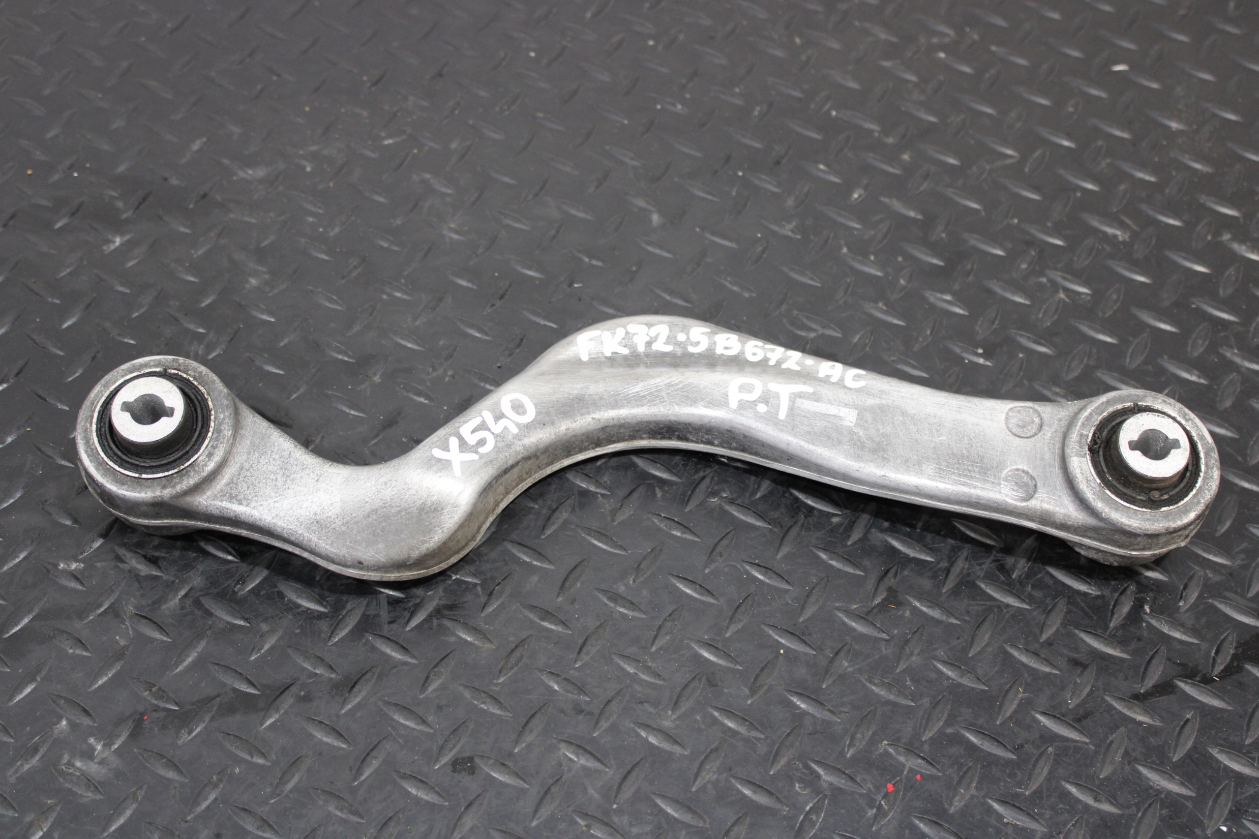 Querlenker rechts heck JAGUAR E-PACE X540 LIFT FK72-5B672-AC