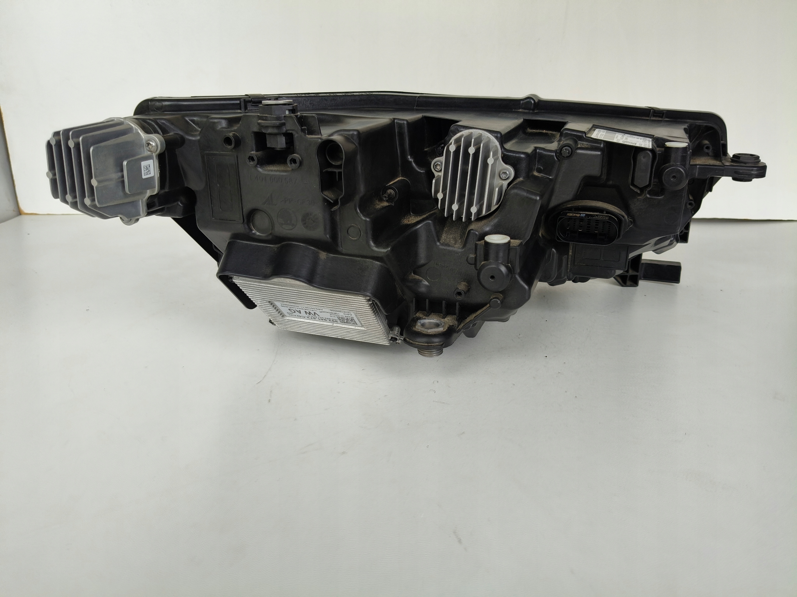 light left REFLEKTOR SKODA OCTAVIA 4 IV 5E3 20- FULL LED