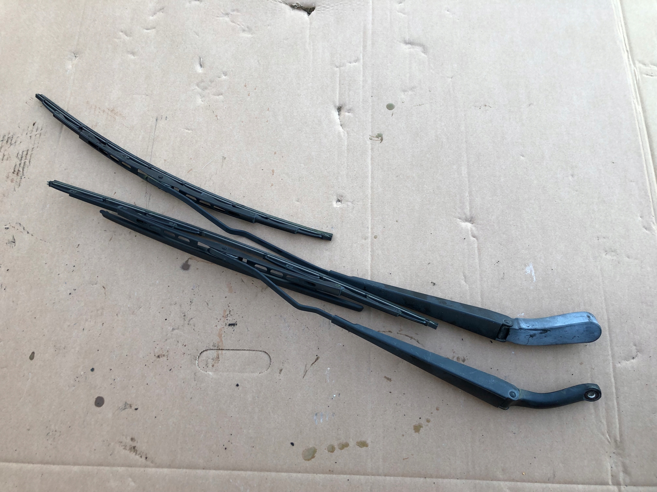 LEWA PRAWA WYCIERACZKA RAMIE VOLVO S60 V70 XC70 S8