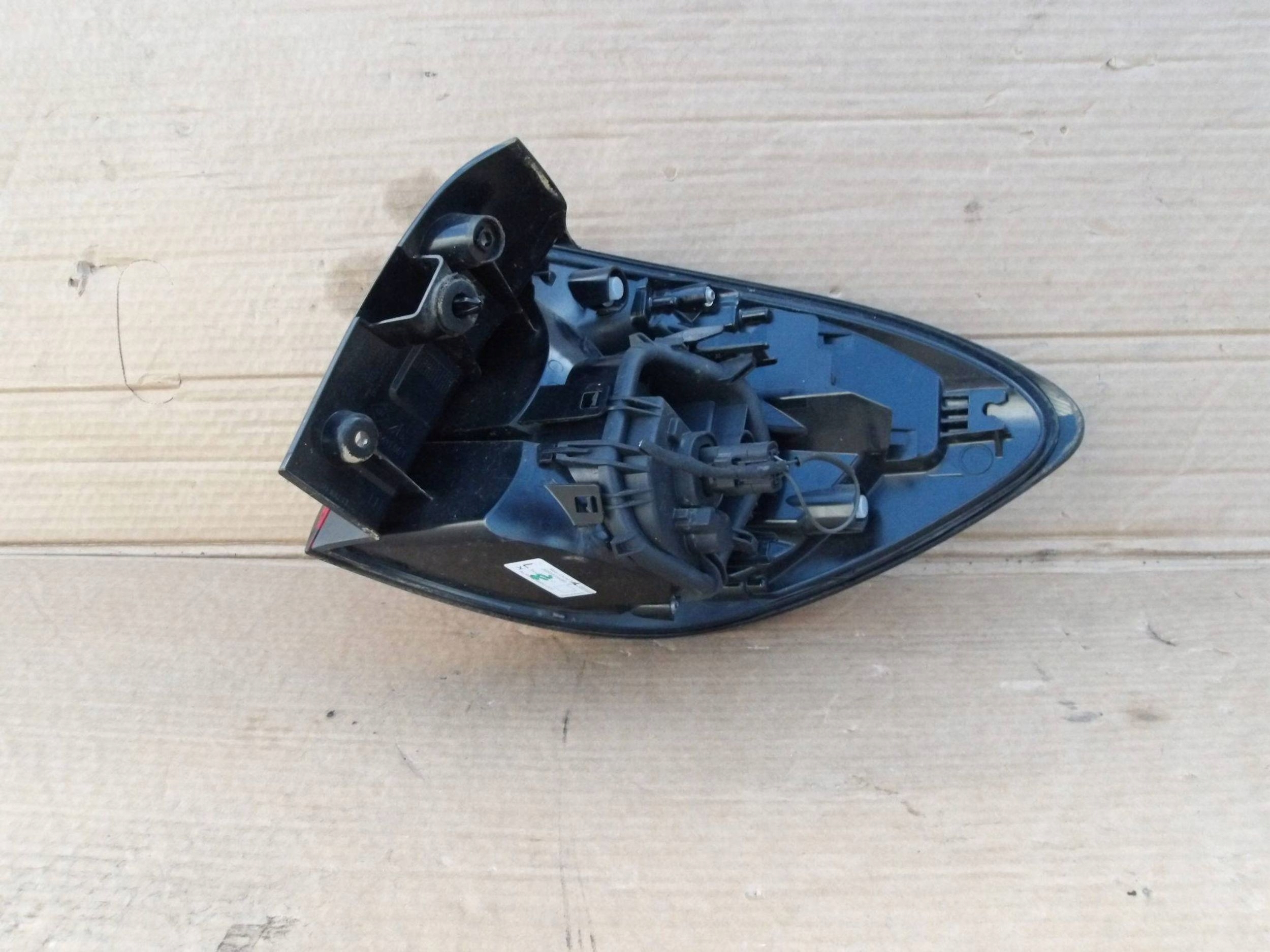 CAPTUR I LIFT CAPTUR PO LIFCIE LAMPA TYŁ LEWA LED 265557849R Typ samochodu Samochody osobowe