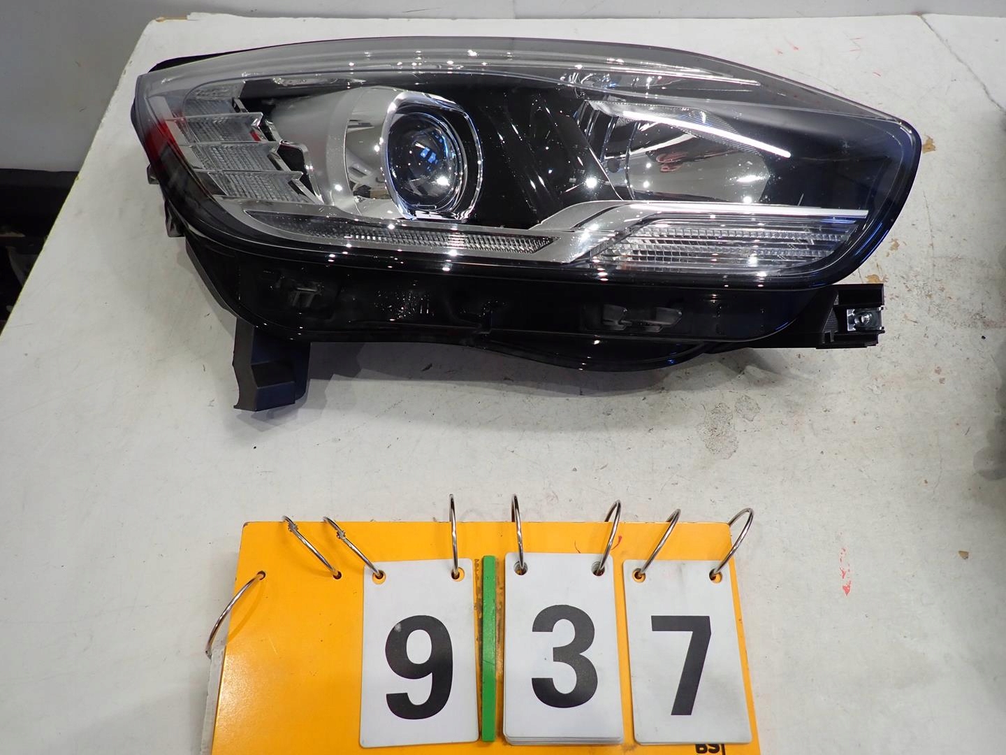 light front front right RENAULT SCENIC IV 2016- 260100943