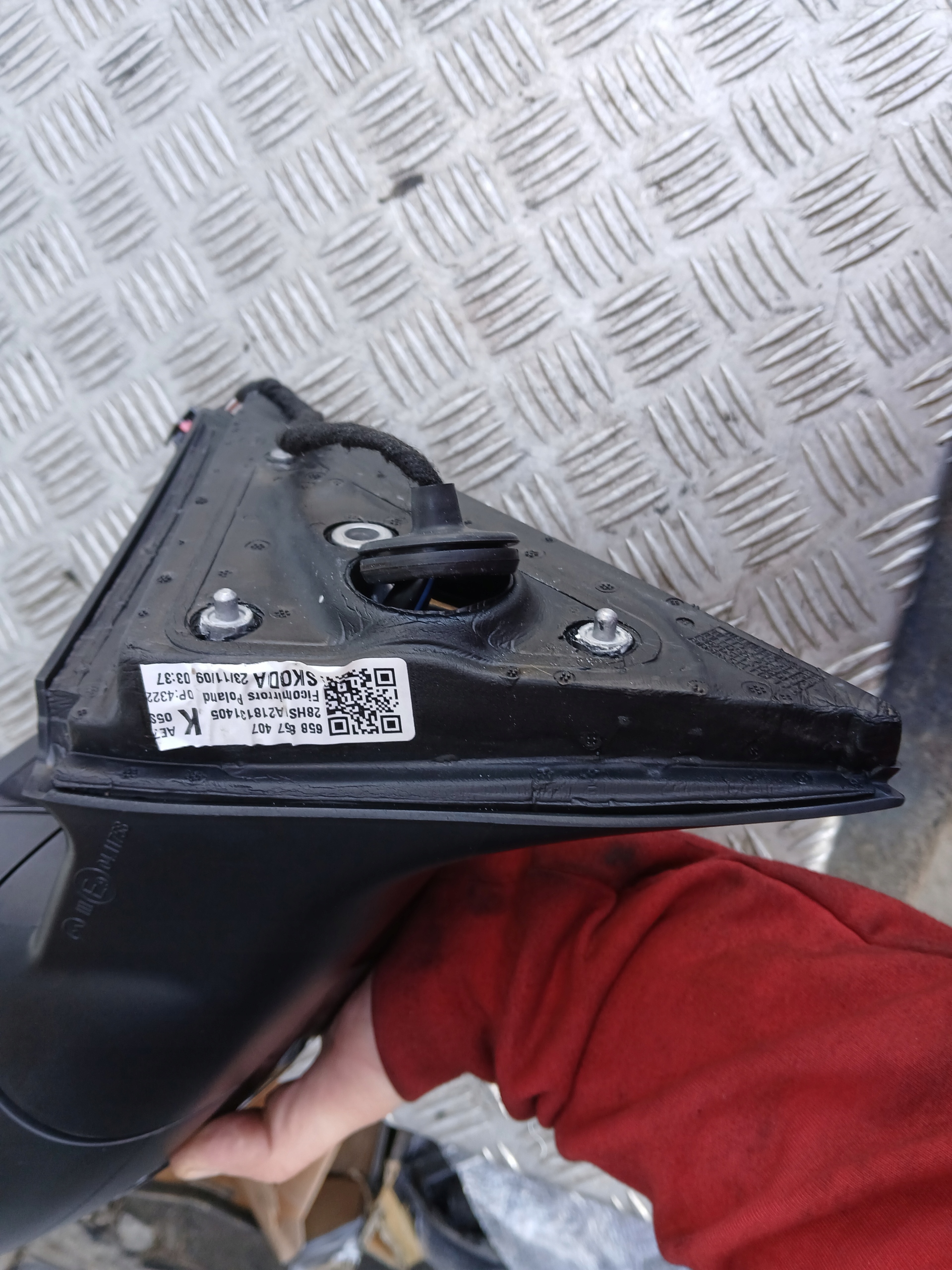 mirror left Skoda Kamiq 658857407 europa