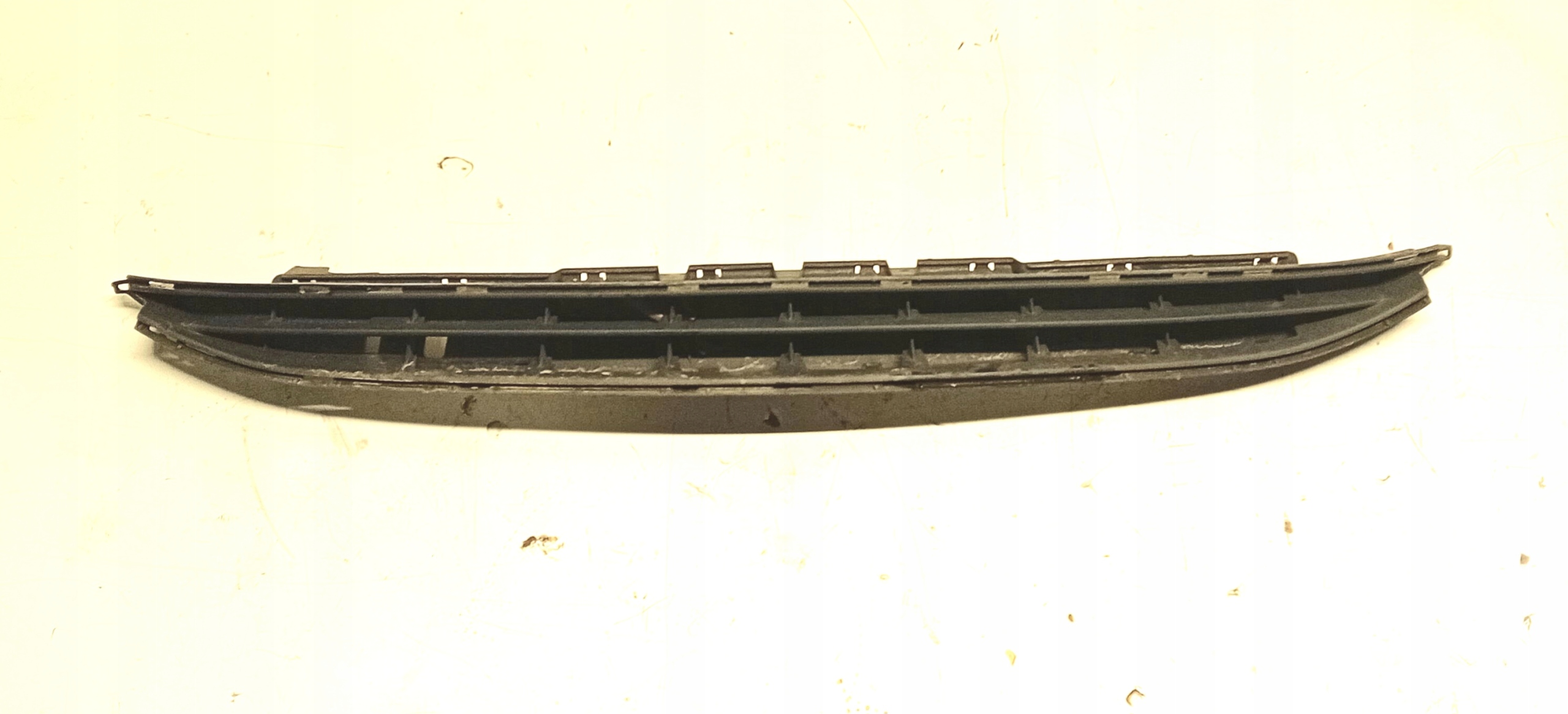 Lüftungsgitter der Stoßstange mitte OPEL CORSA E 13432002