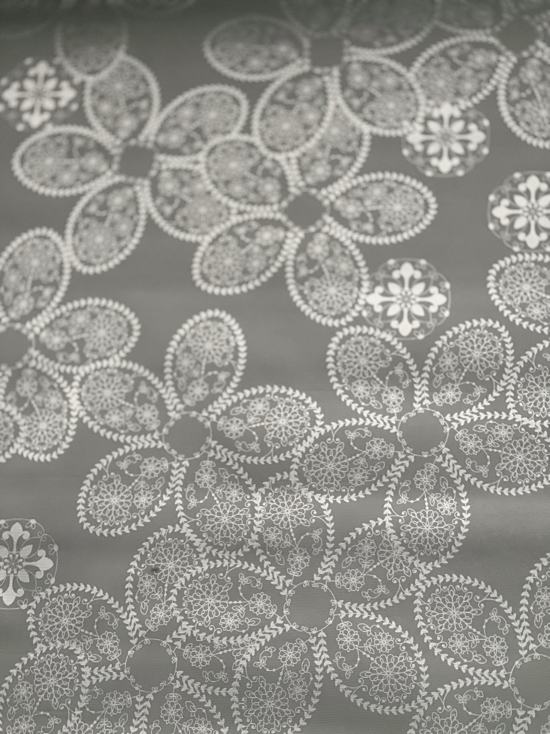 CERATA OBRUSOWA KWIATY SZARY SREBRNY STÓŁ 3D WZÓR OZDOBA STOŁU Długość (cm) 10 cm