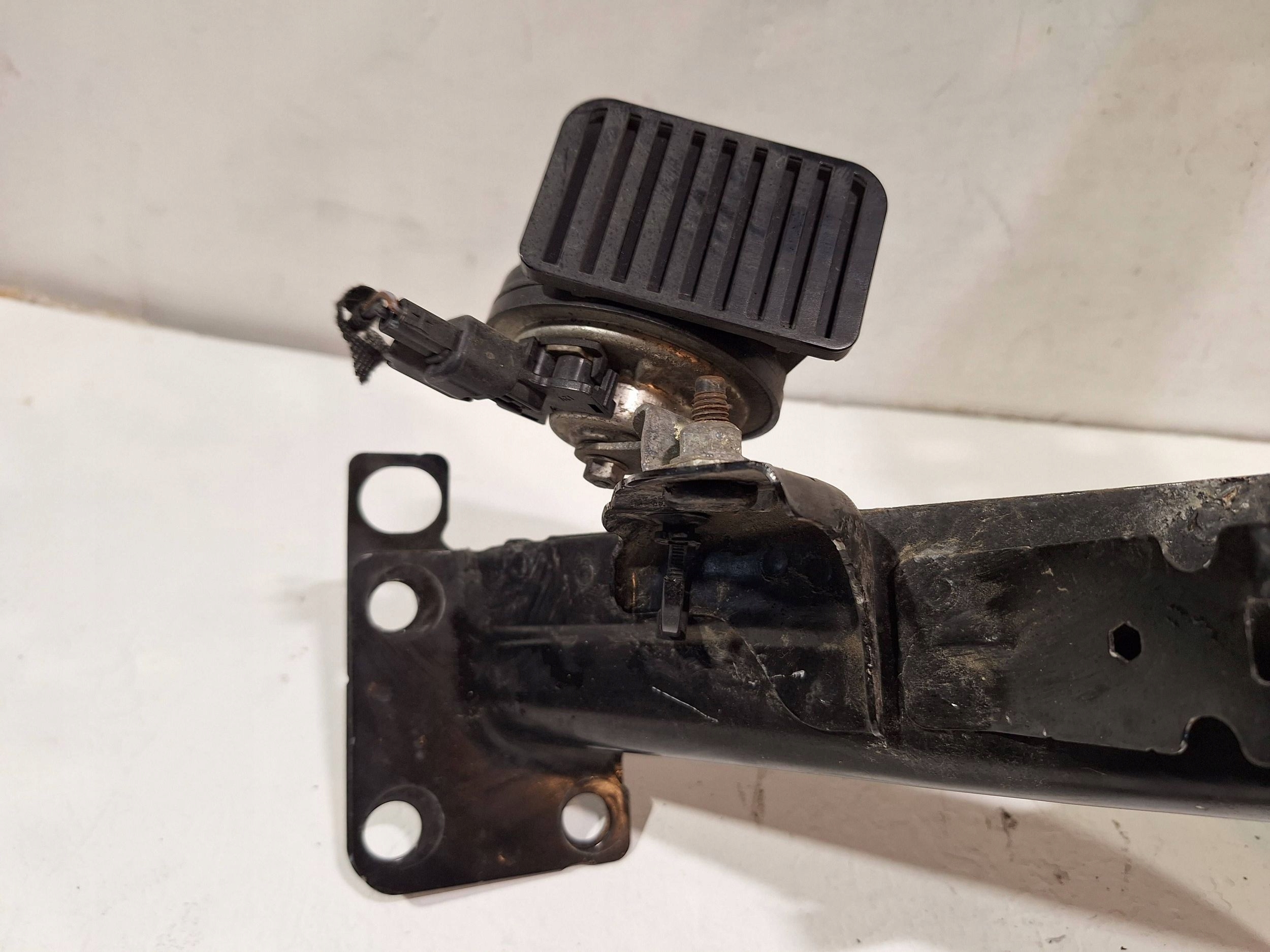 OKULAR levý předek 13434438 OPEL CORSA E 14