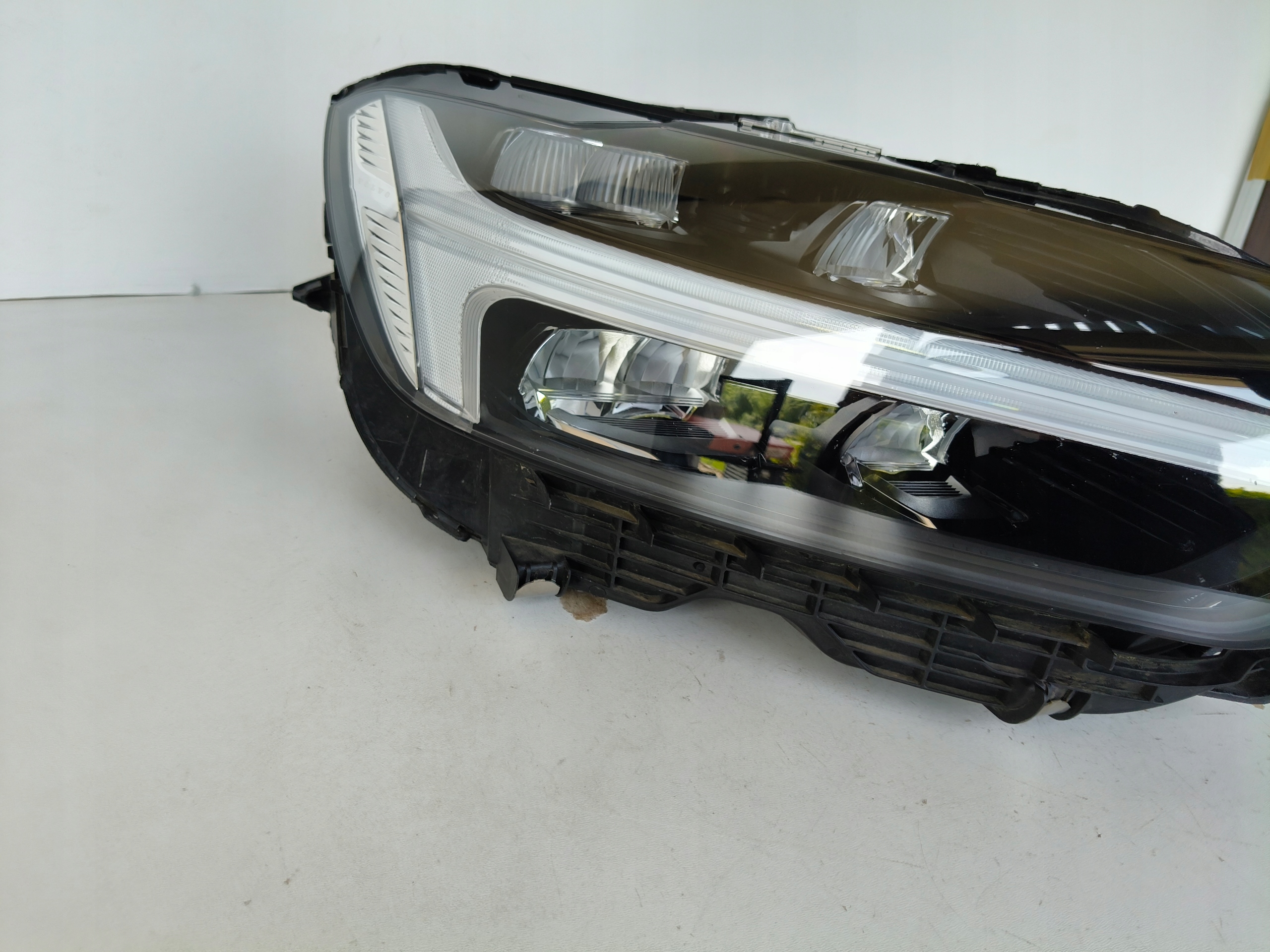 light right REFLEKTOR VOLVO XC60 II 21- LIFT FULL LED
