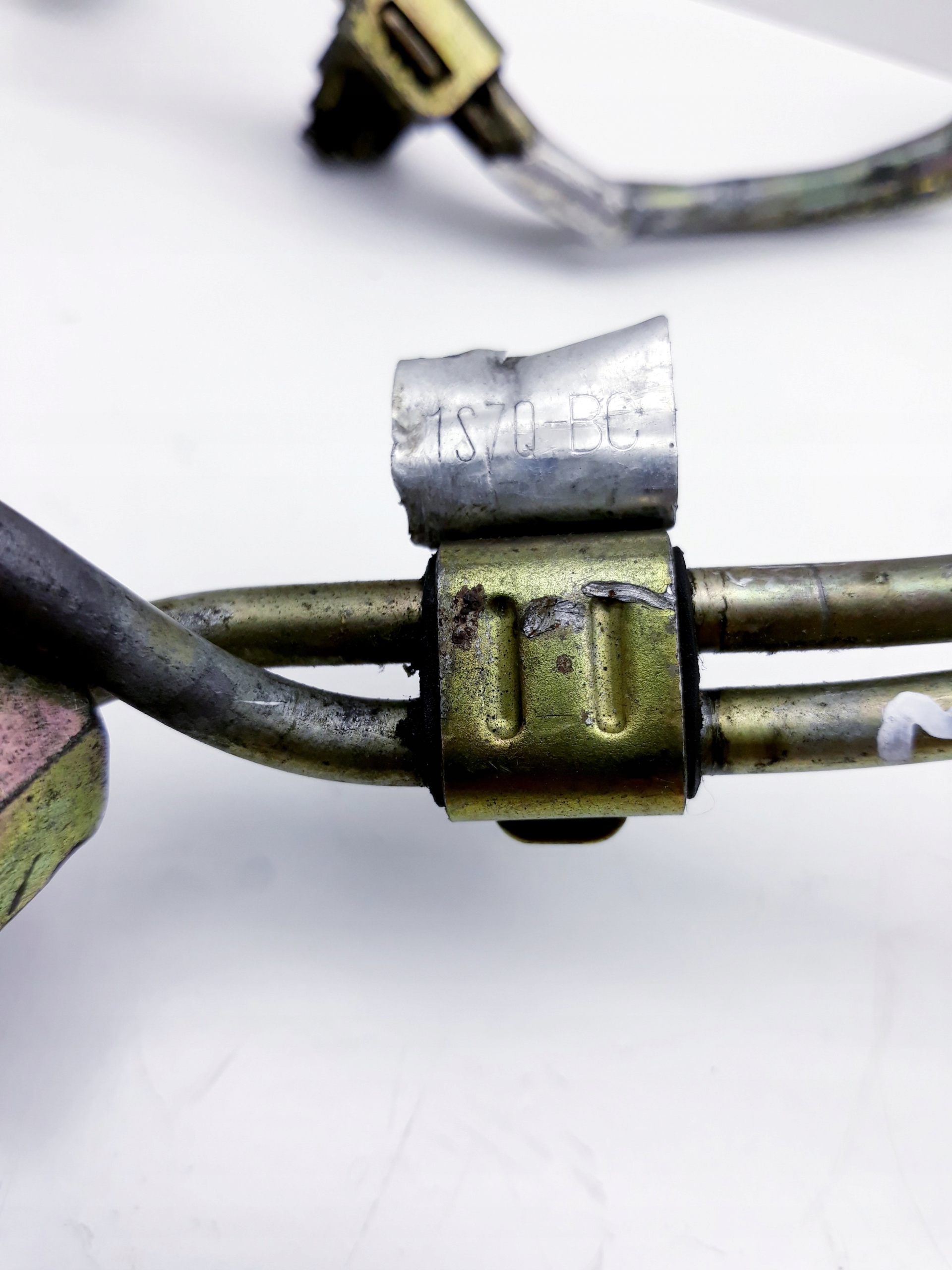 FORD MONDEO MK3 2.0 TDDI PRZEWODY WTRYSKOWE 17/19 Producent części Ford OE