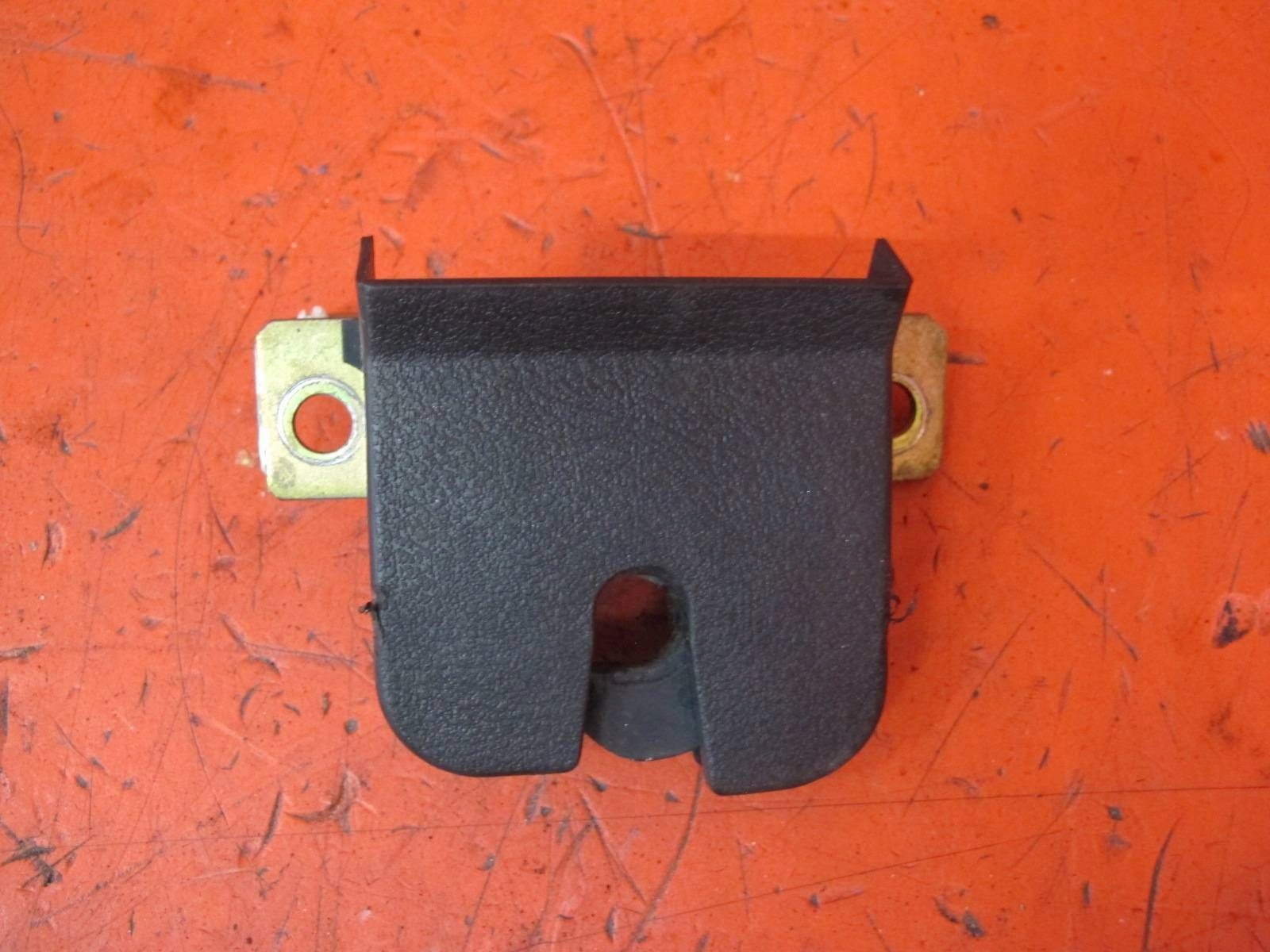 VW NEW BEETLE 1C lock bonnet boot rear part 1C0827505C