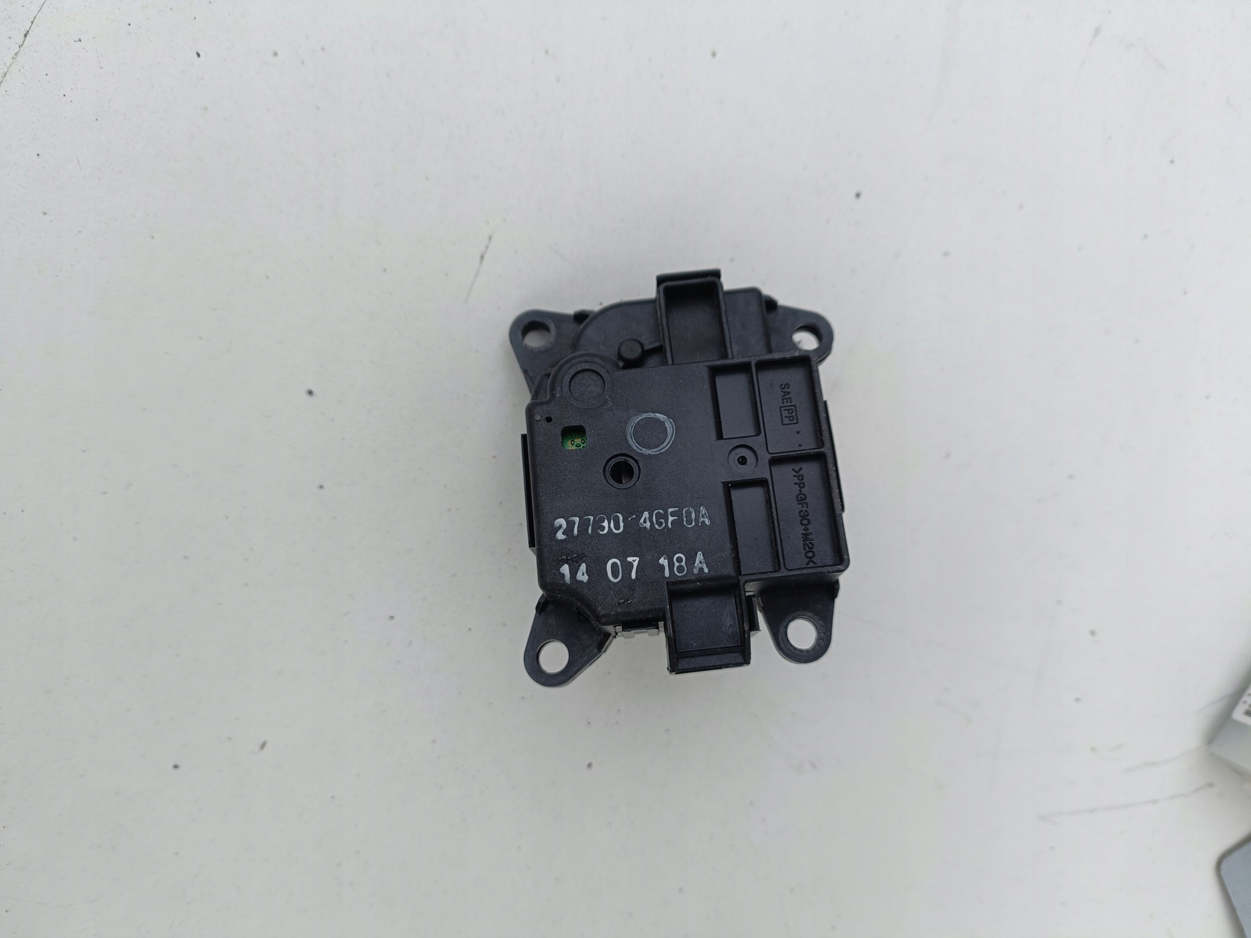 27730-4GF0A INFINITI ДВИГУН НАГРІВАЧ ПРИВІД