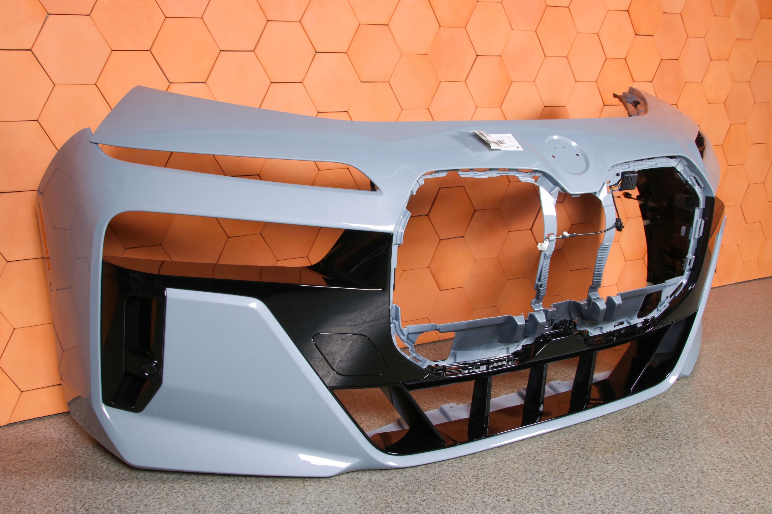BMW 7 G70 i7 m-packet bumper front USA colour C4P