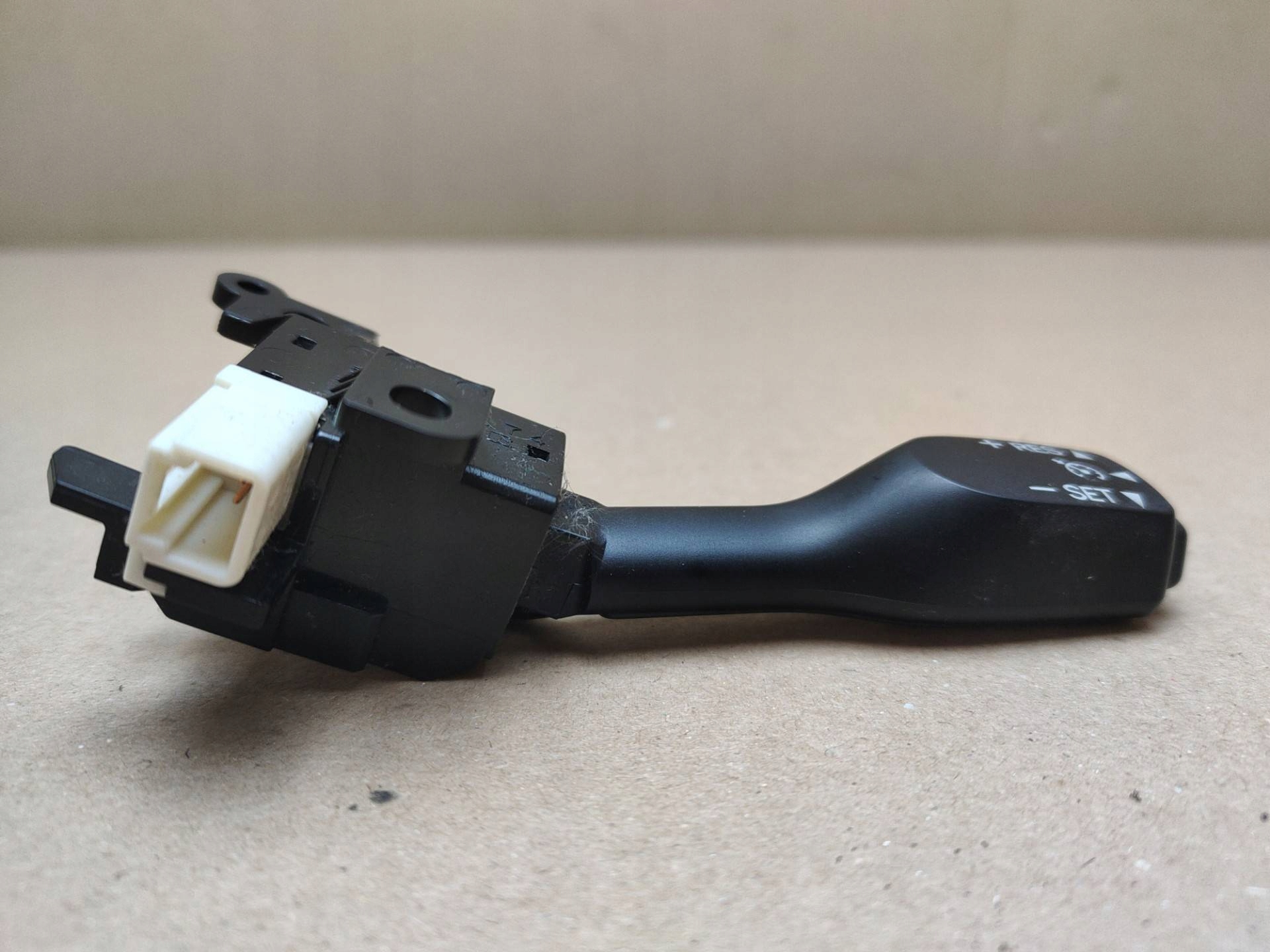 switch tempomatu Toyota Prius 3 facelift 2011 18A174