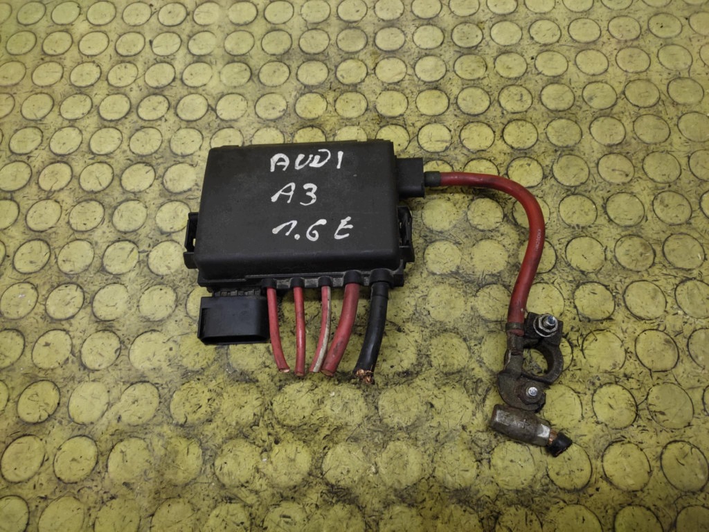 AUDI A3 8L 1.6 fuse box 1J0937550AB