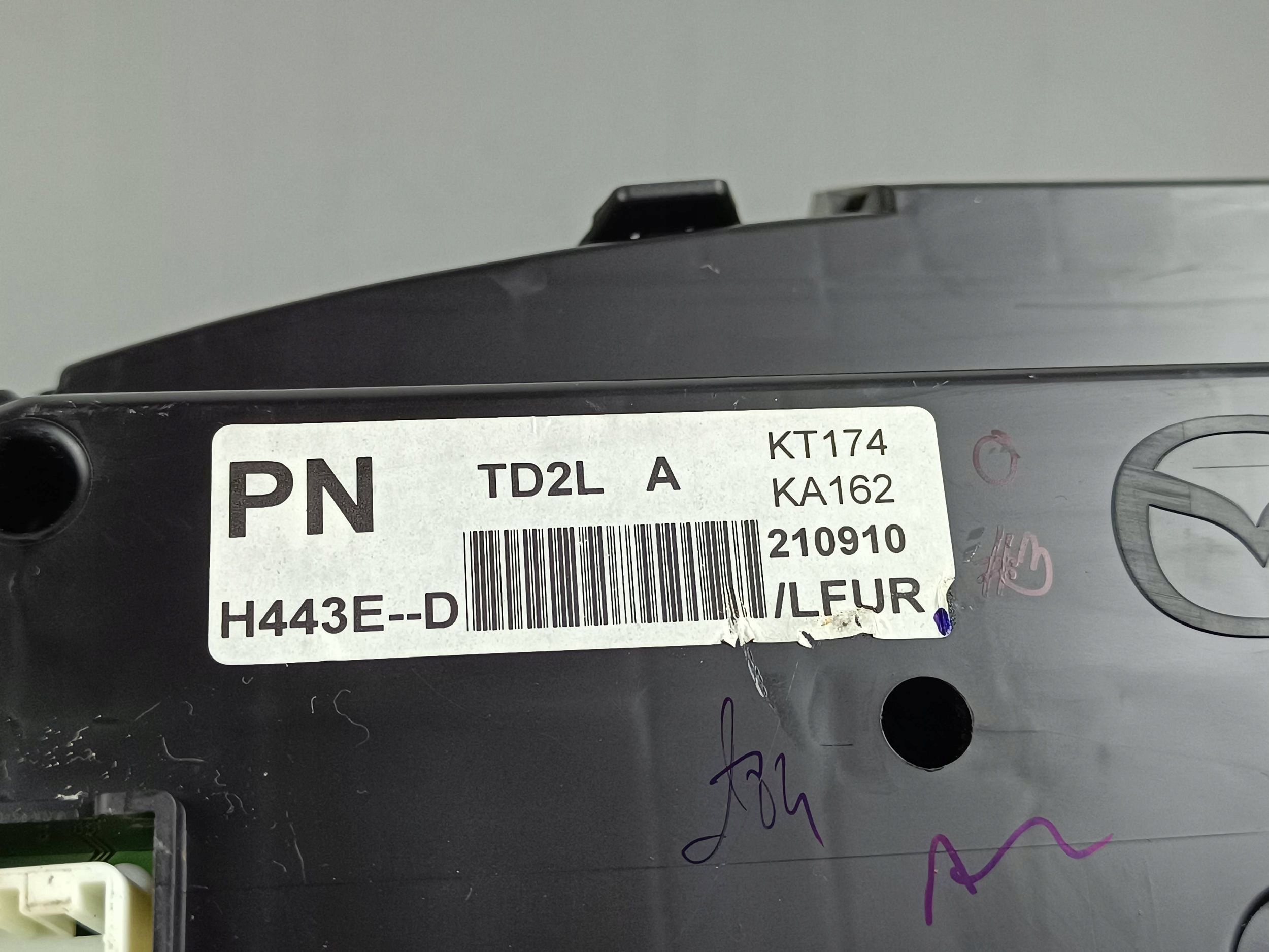 спидометр часы mazda oe TK4955430