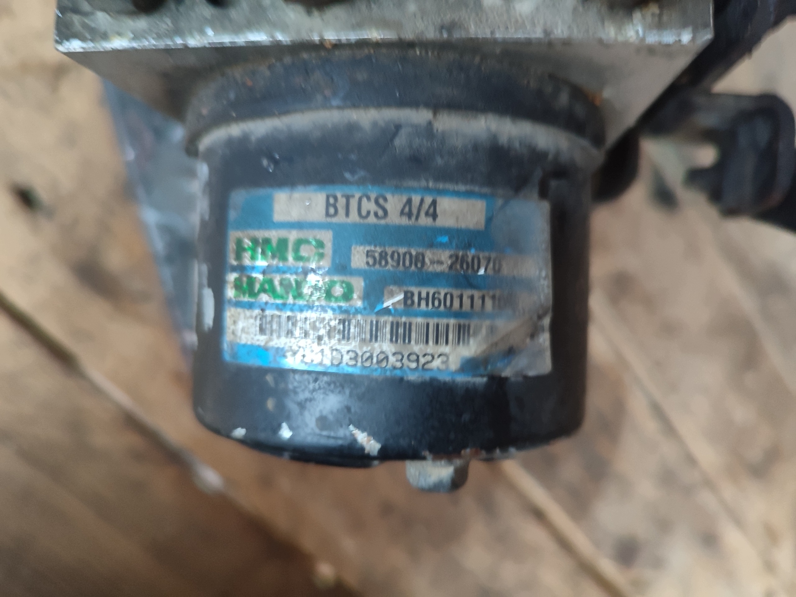 pump control unit ABS HYUNDAI SANTA FE 58900-26070