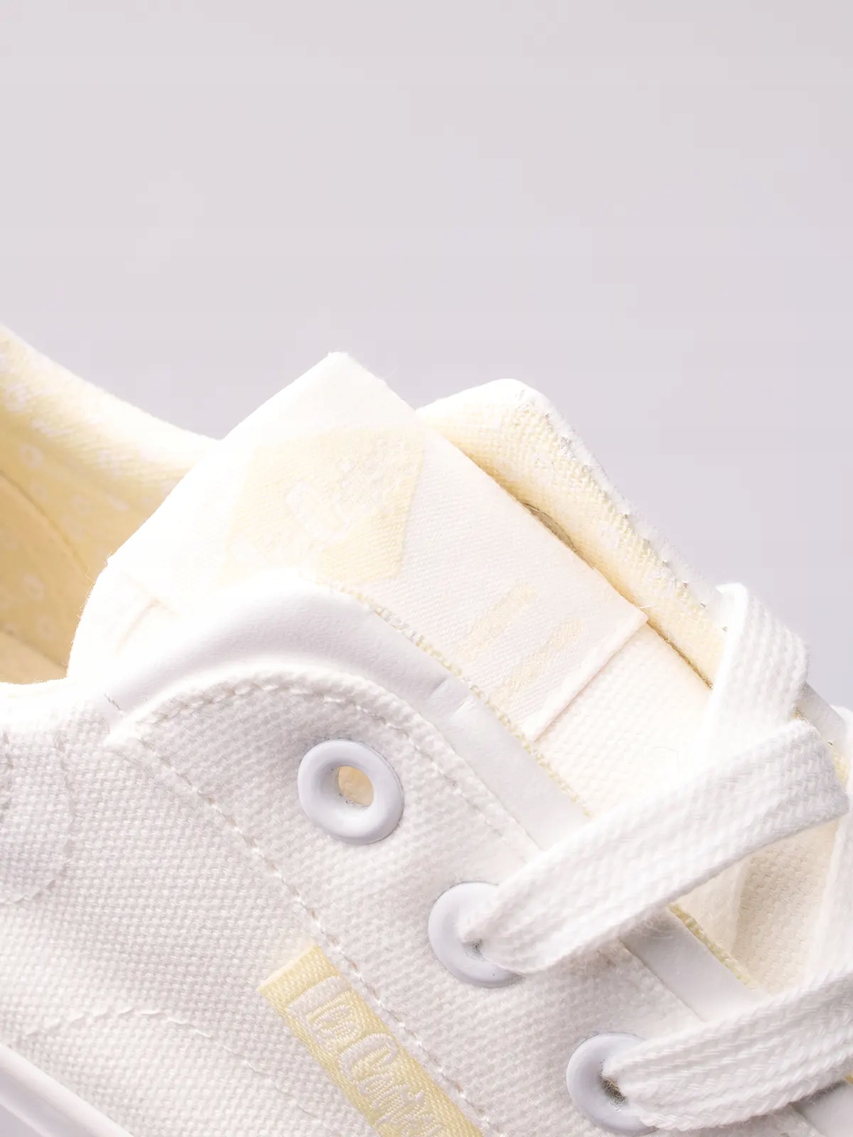 TRAMPKI DAMSKIE LEE COOPER BUTY SPORTOWE TENISÓWKI WIOSENNE LCW-24-31-2179L Cechy dodatkowe brak