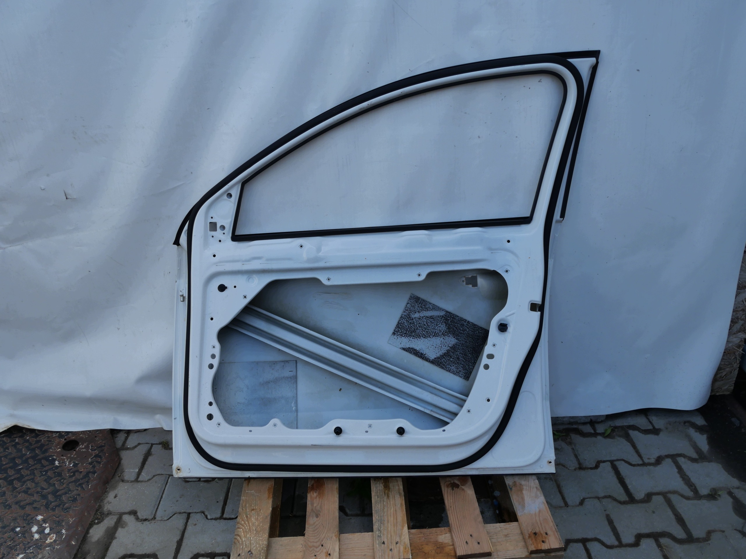 VW PASSAT B6 front right door