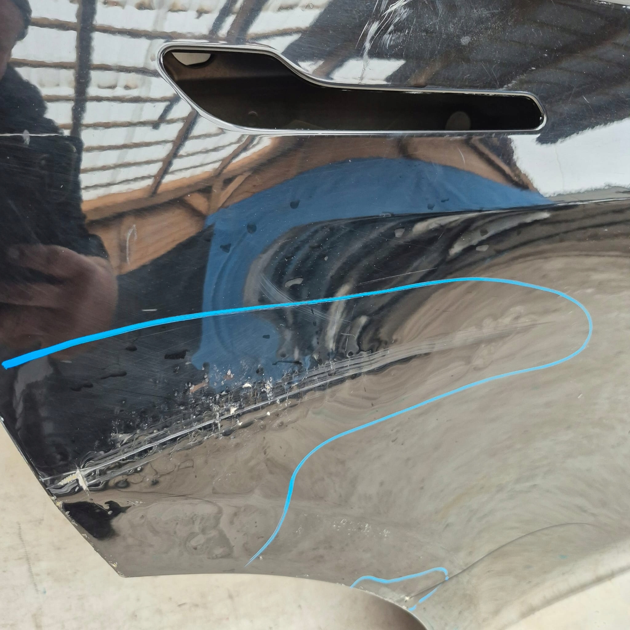 TESLA MODEL Y 20- door right rear part rear.