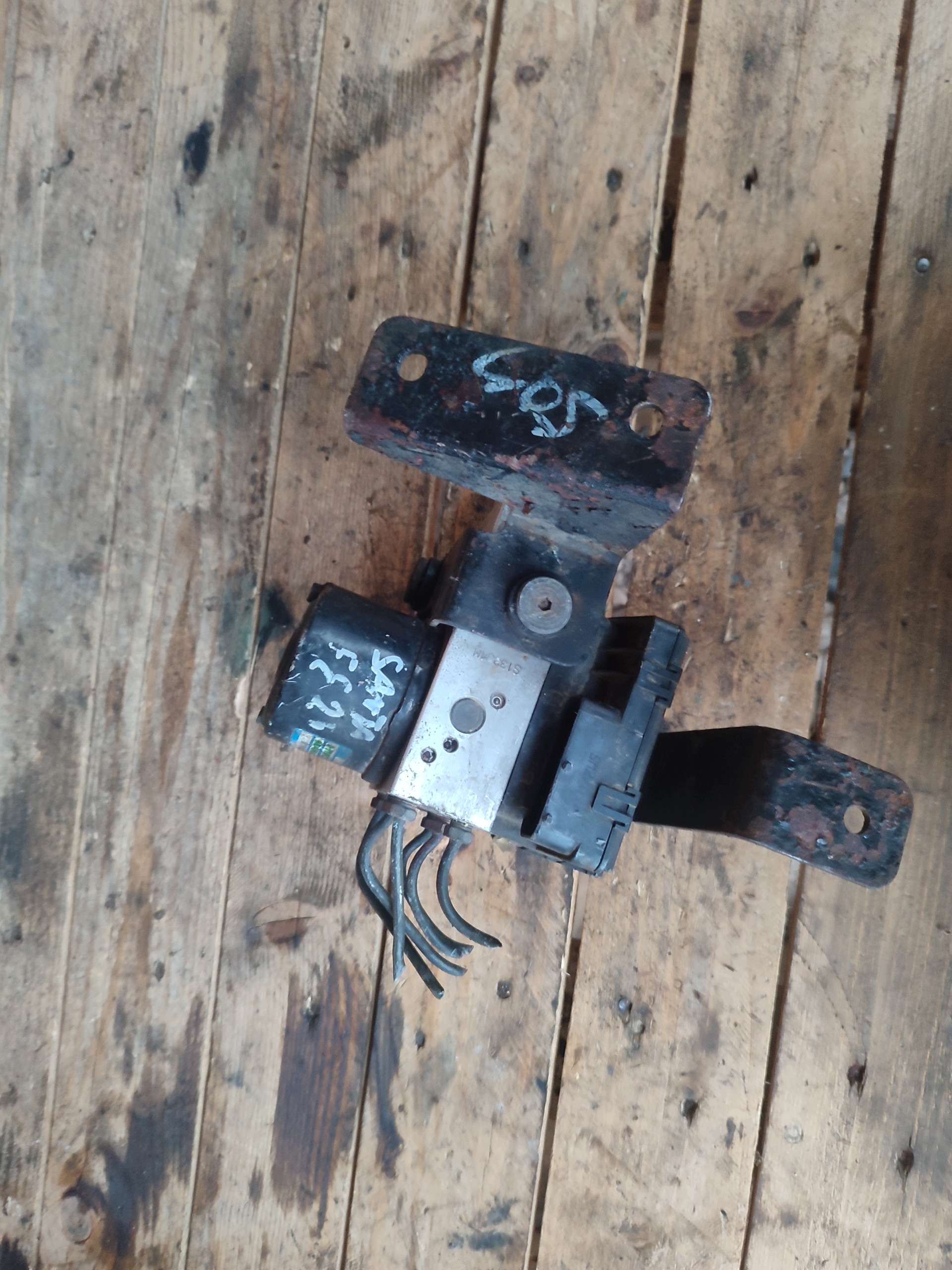 pump control unit ABS HYUNDAI SANTA FE 58900-26070