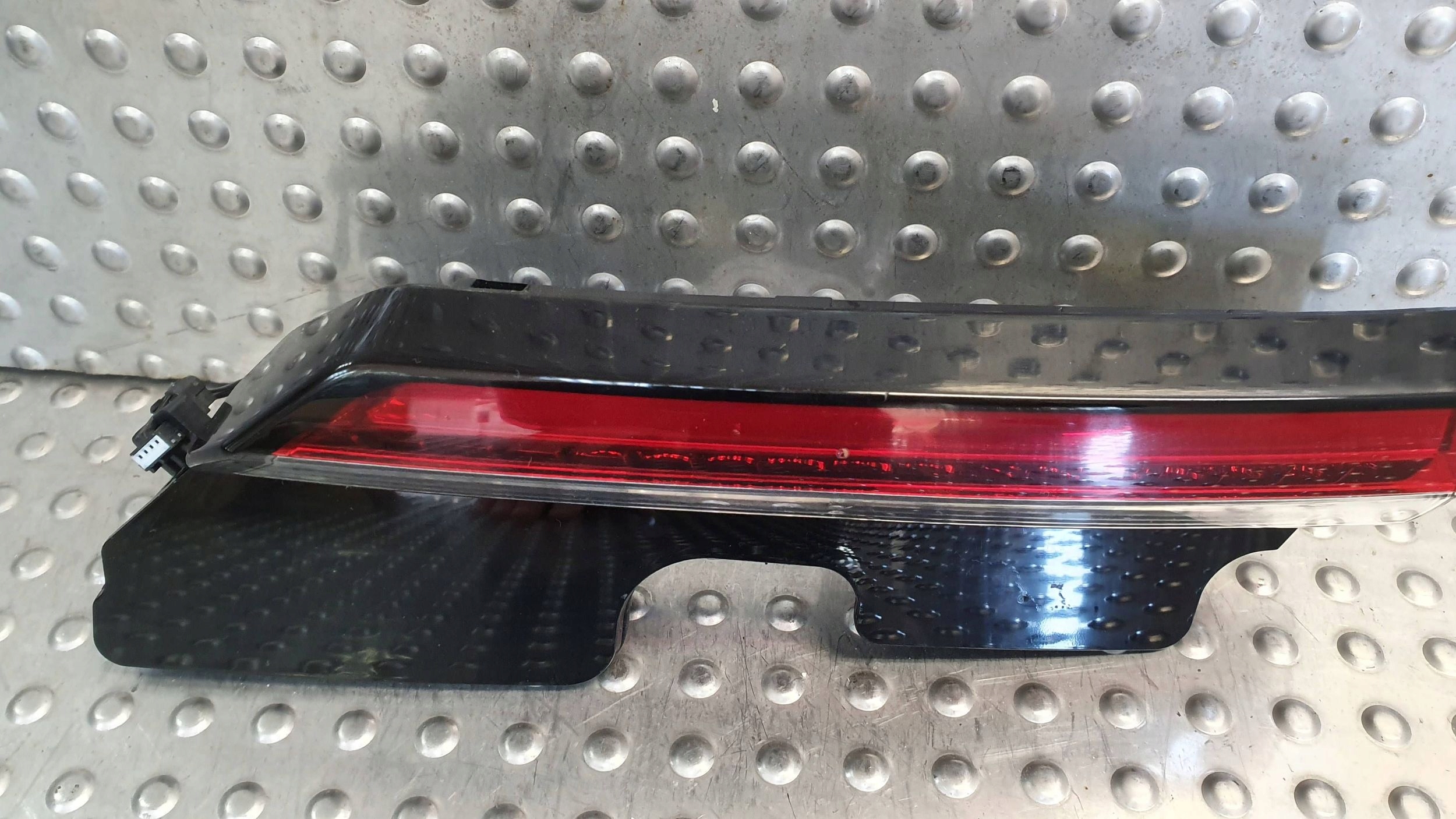 light rear part left VOLVO C40 to the bonnet 21- 32365672