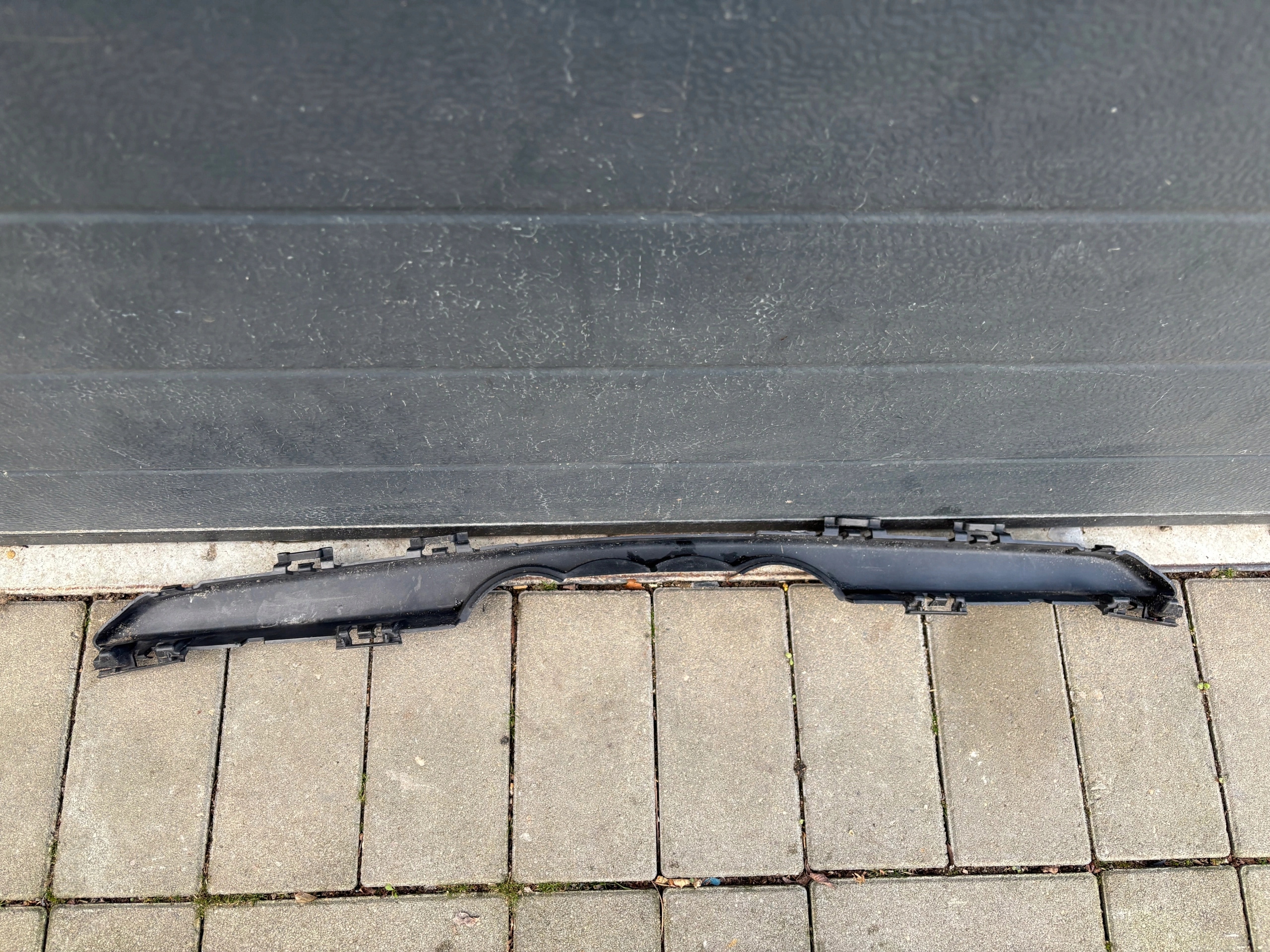 Audi A3 8V3 moulding below grill front front