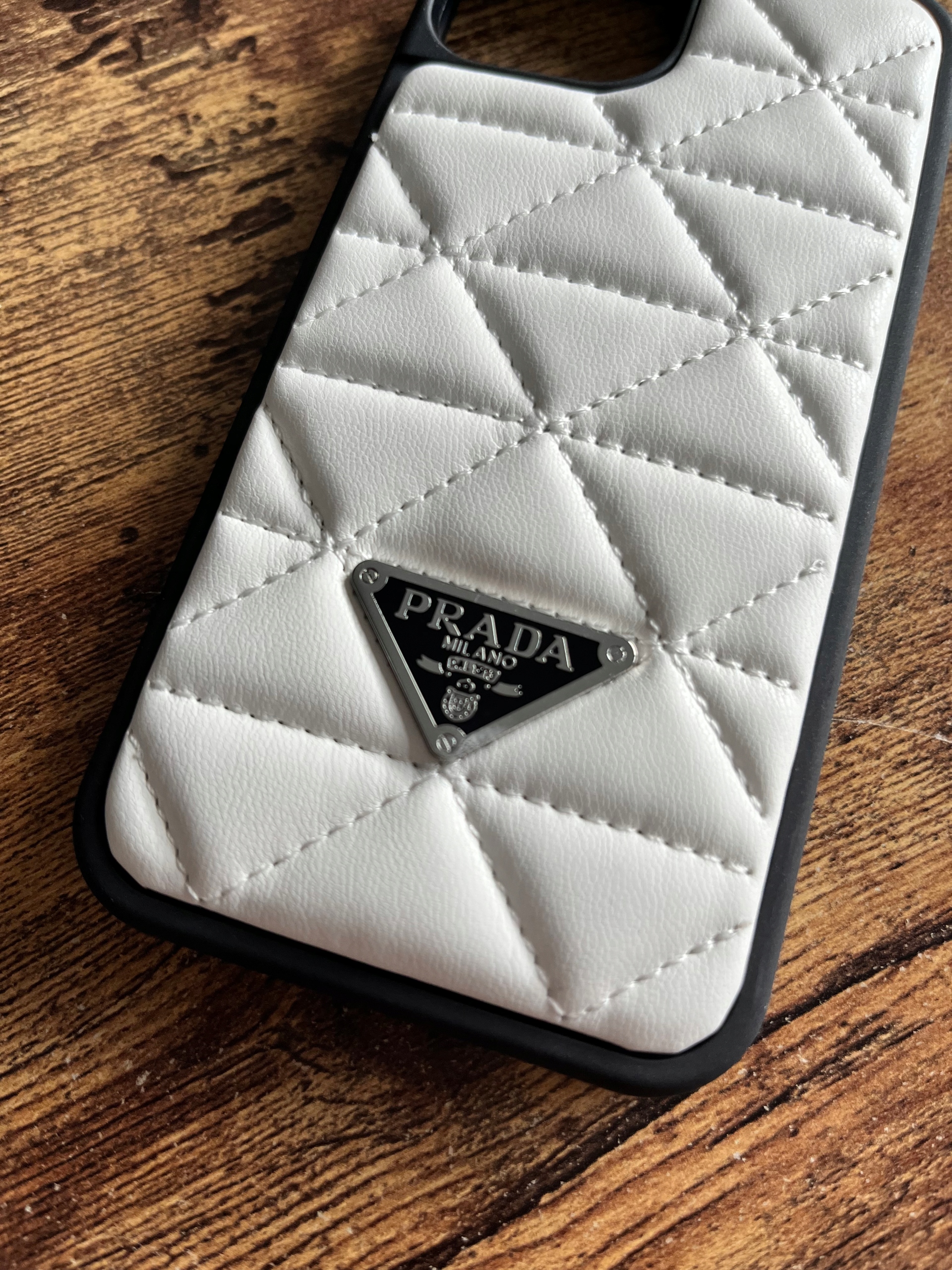 PRADA iPhoneケース 14Pro ホワイト 7304 PRADA iPhoneケース 14Pro ホワイト 7304 Amazon.co.jp: [Prada