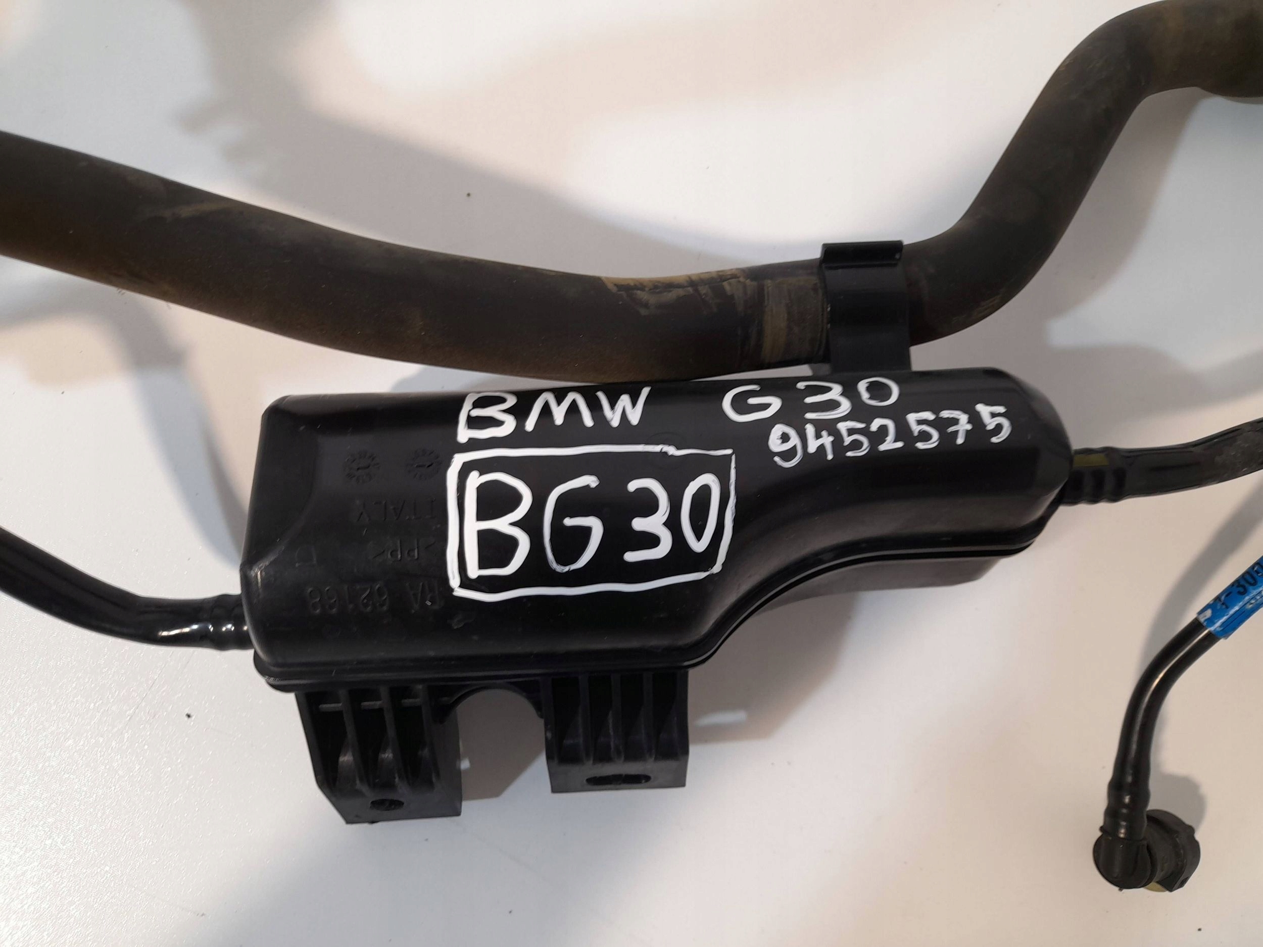 BMW 5 G30 G31 pipe tanks ADEBLUE 9452575 (BG30)