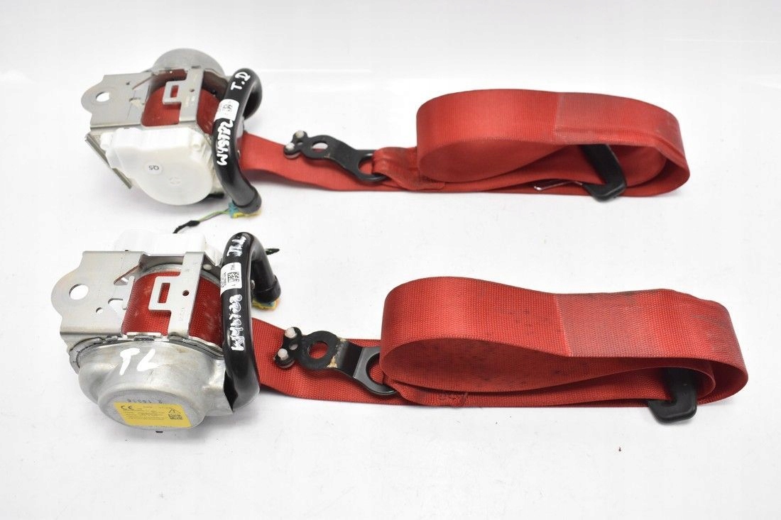 9168-14605-A22435 - Ремені безпеки ззаду MERCEDES W205 AMG постріл