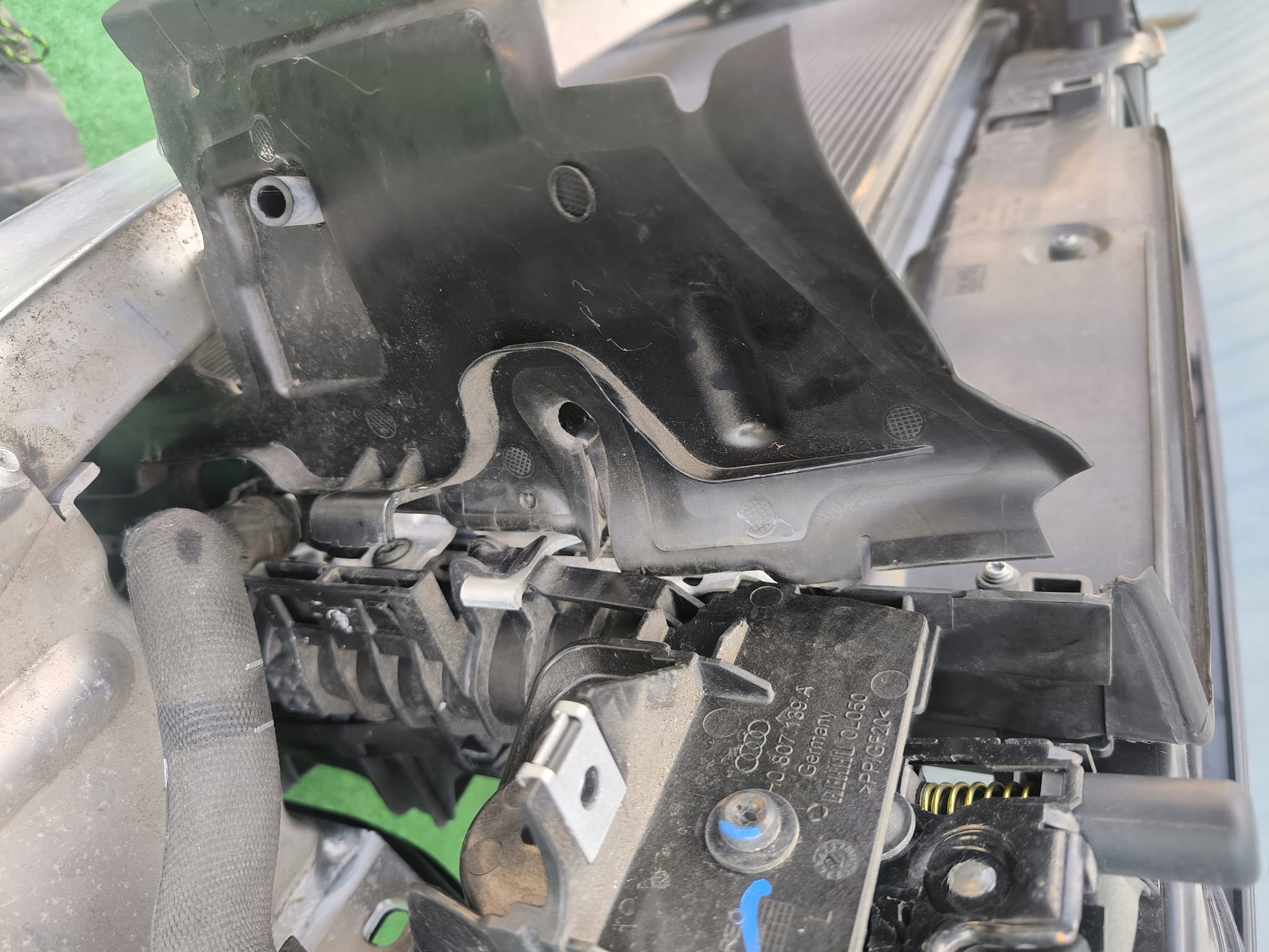 AUDI A8 4H D4 4.0 TFSI LIFT 320KW PAS PRZEDNI CHŁODNICE Jakość części (zgodnie z GVO) O - oryginał z logo producenta pojazdu (OE)