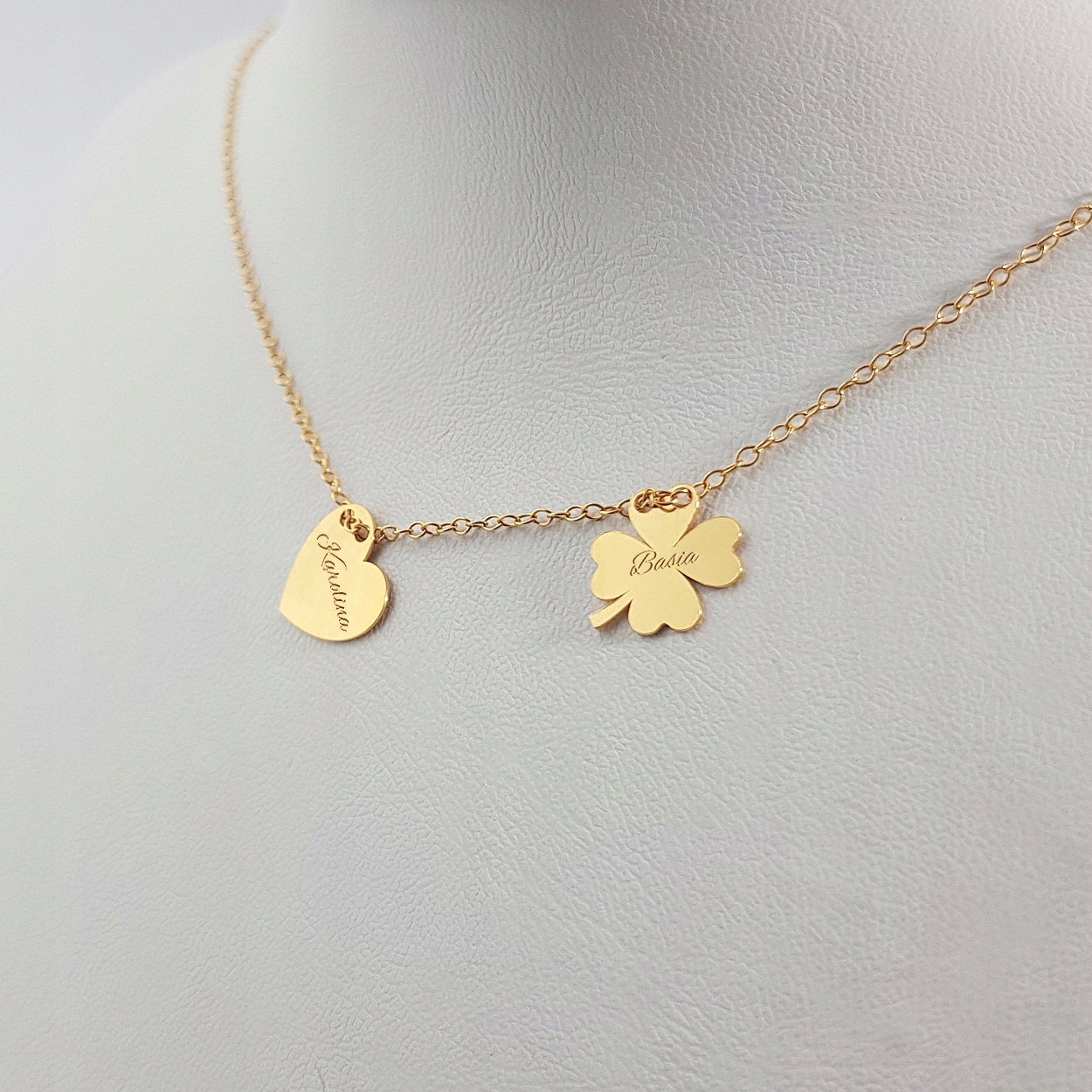 

Złoty naszyjnik celebrytka Serce Koniczynka Grawer