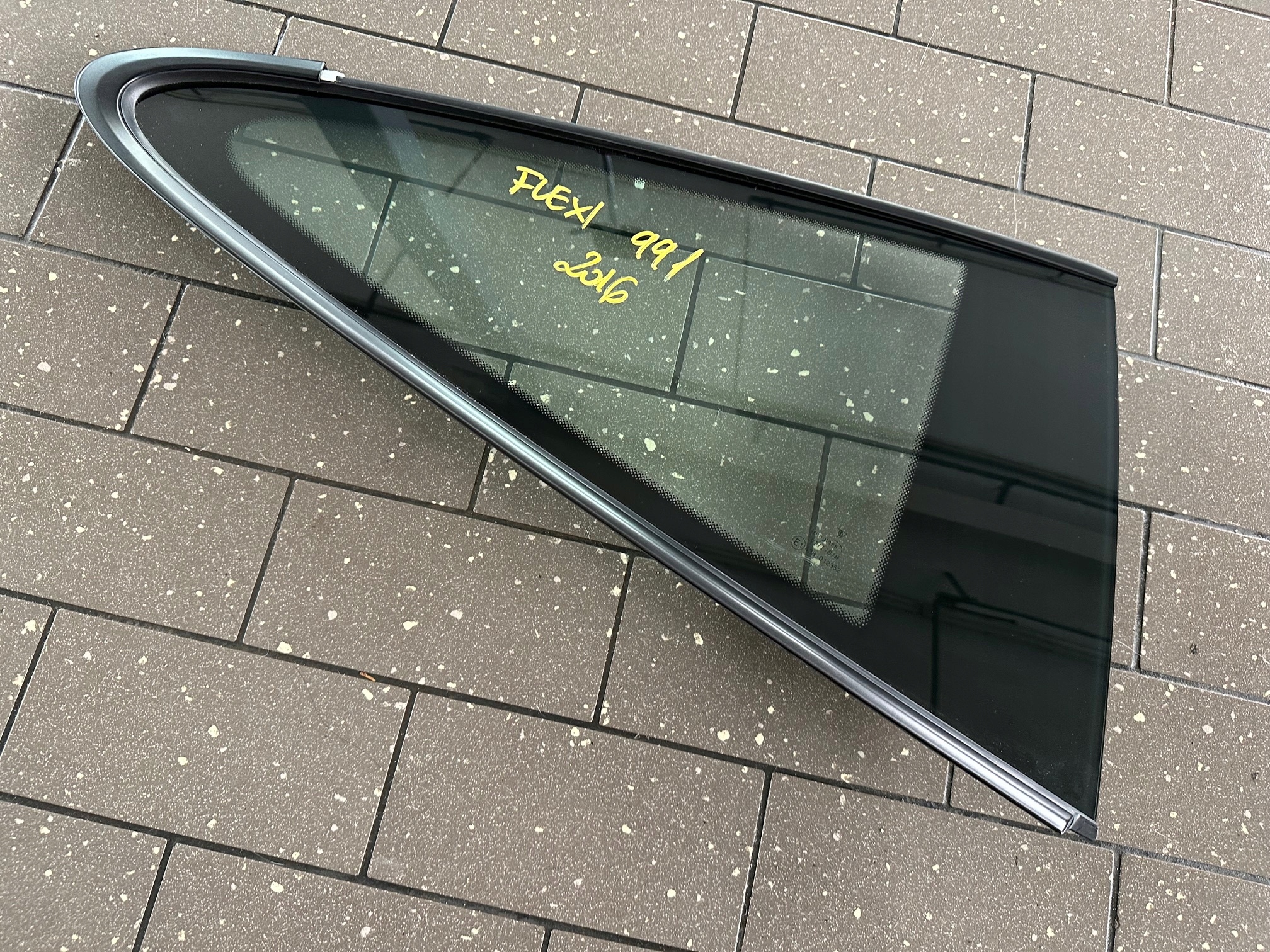 SZYBA KAROSERYJNA PRAWA PORSCHE 911 991 GT3 RS poliwęglanowa Numer katalogowy części 99154311291