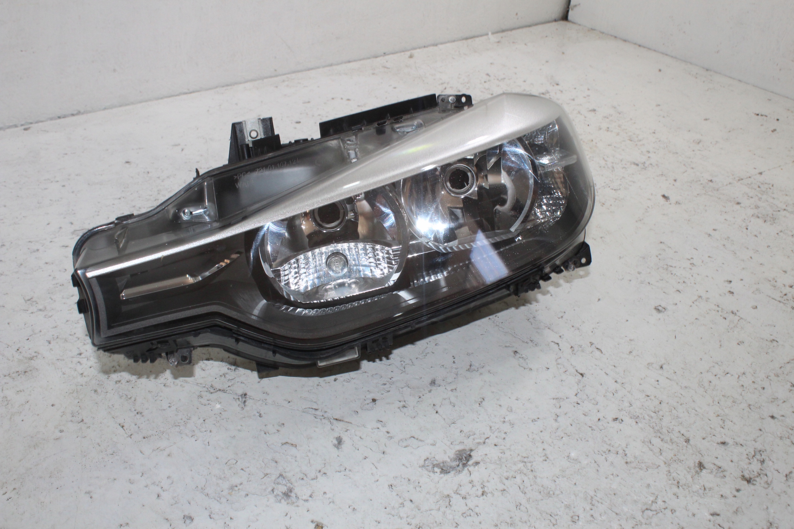 BMW 3 F30 F31 light left front 7259523