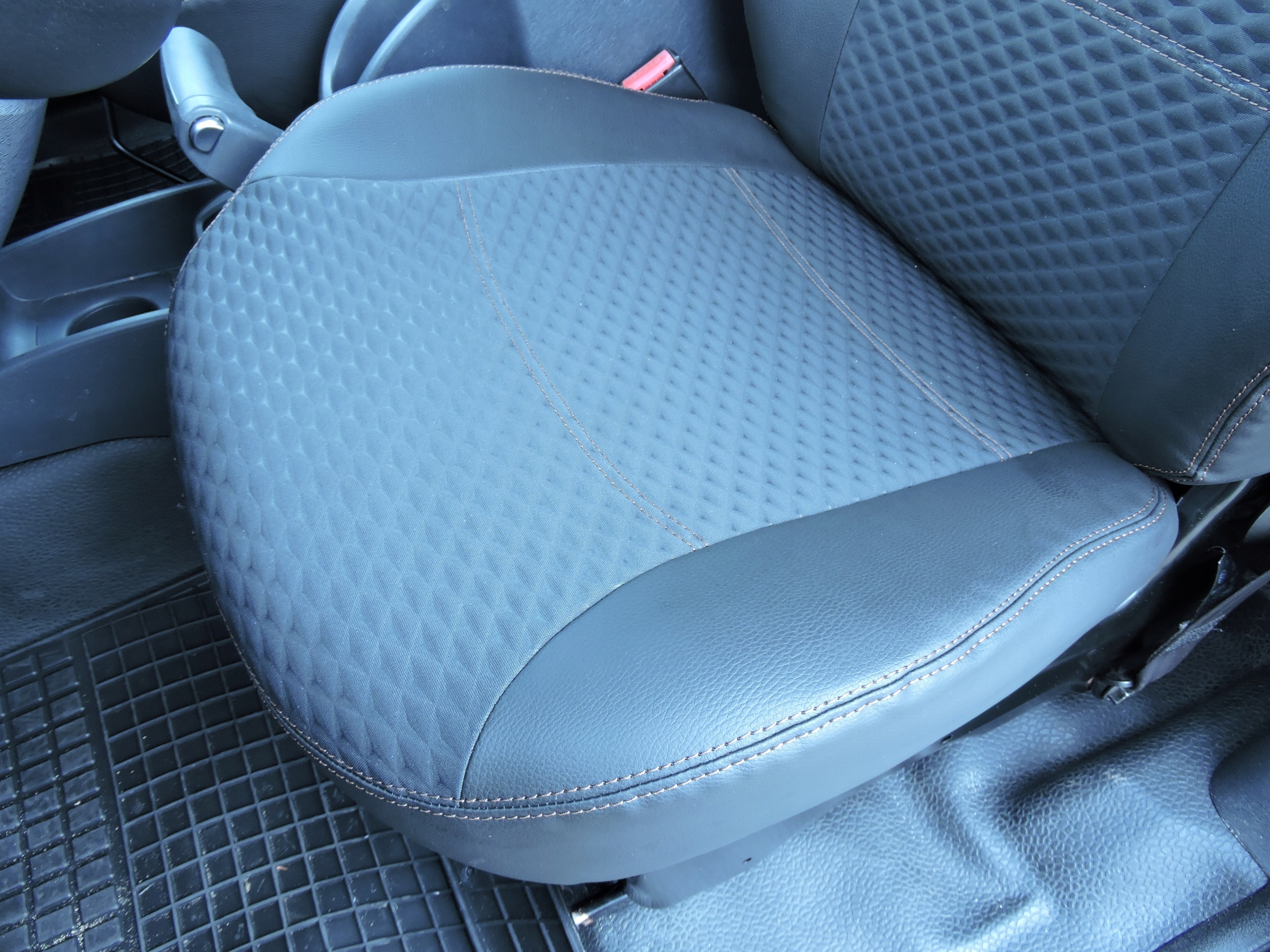 Pokrowce ze skóry i alkantary Mercedes Citan W415 Producent MIREX II