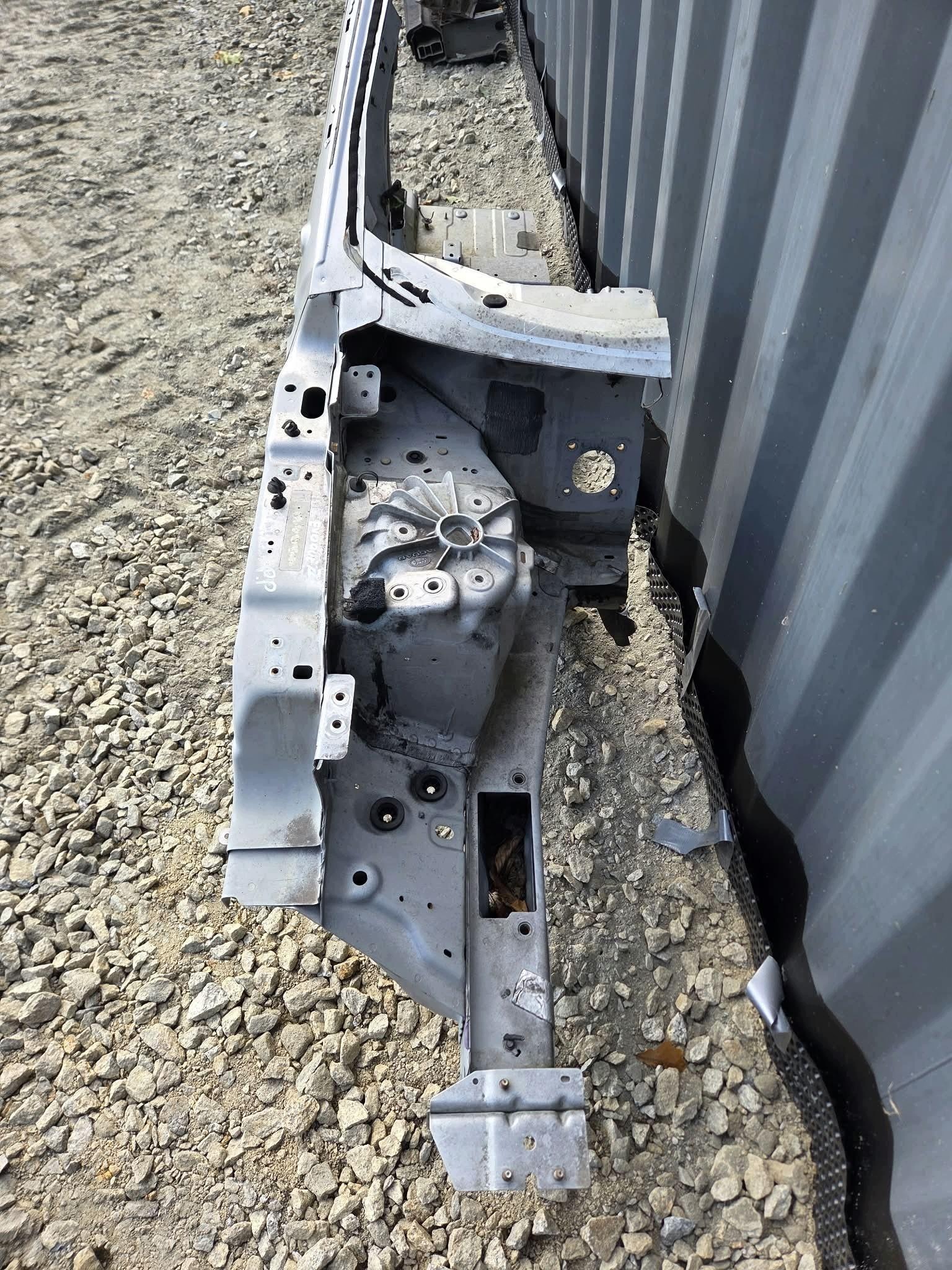 RANGE ROVER Evoque II quarter front right