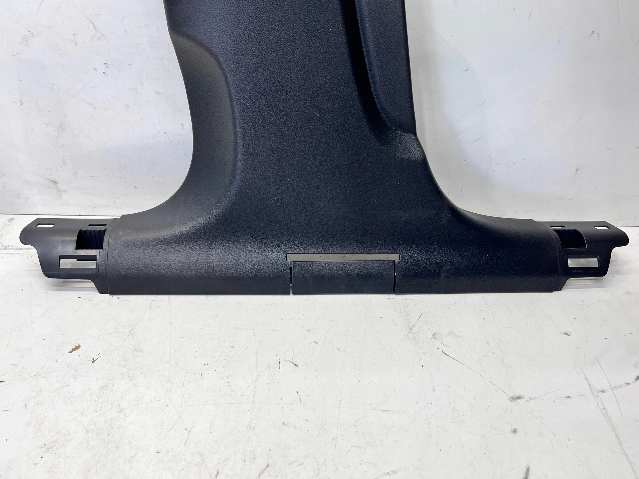 cover POSZYCIA SLUPKA B left AUDI A6 C8 4K0867239