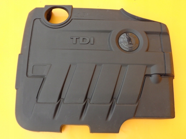 Skoda Superb 2.0 TDI верхня кришка двигуна