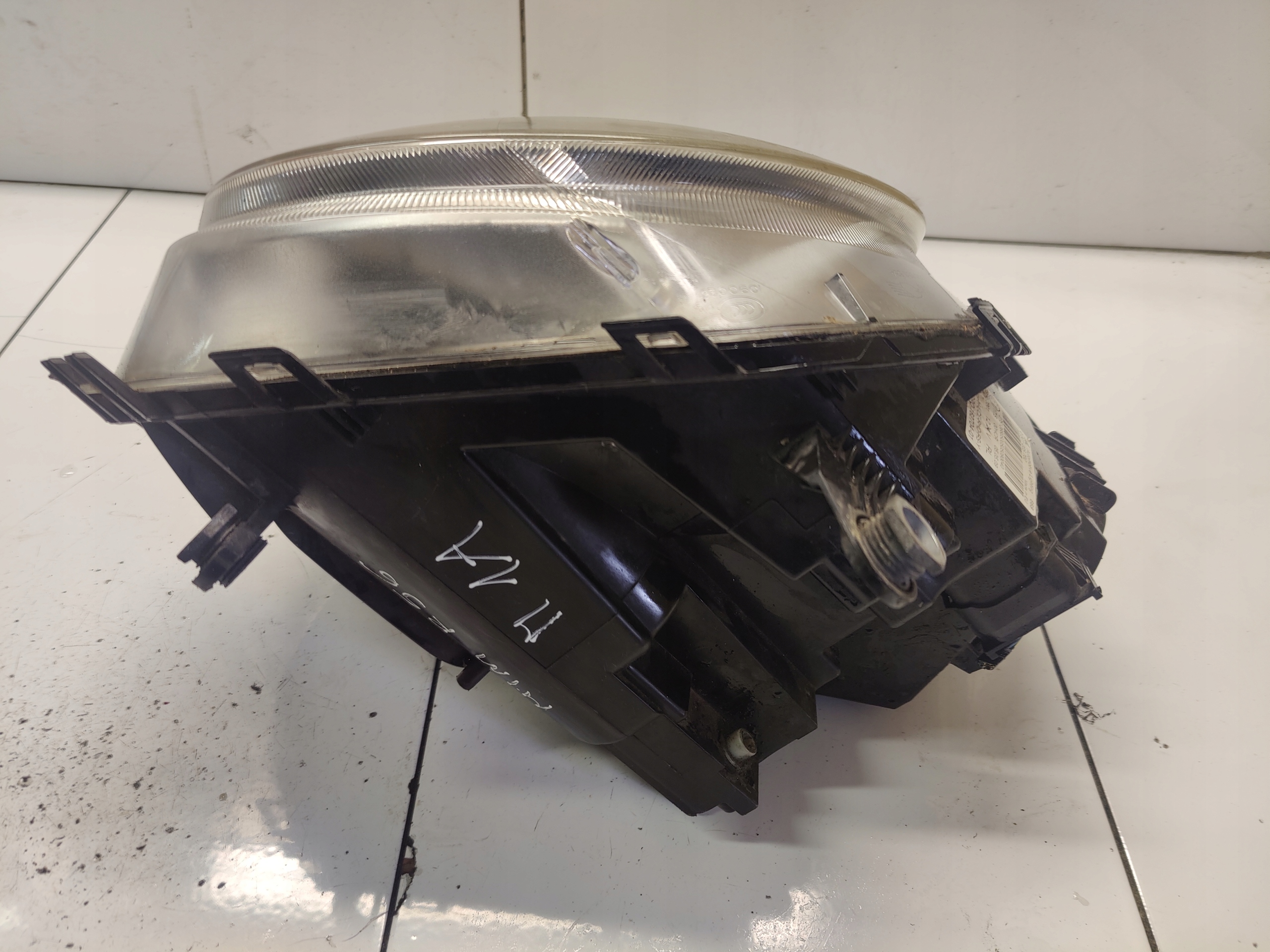 MINI COOPER R56 light right front front UK ANGLIA 0301225702
