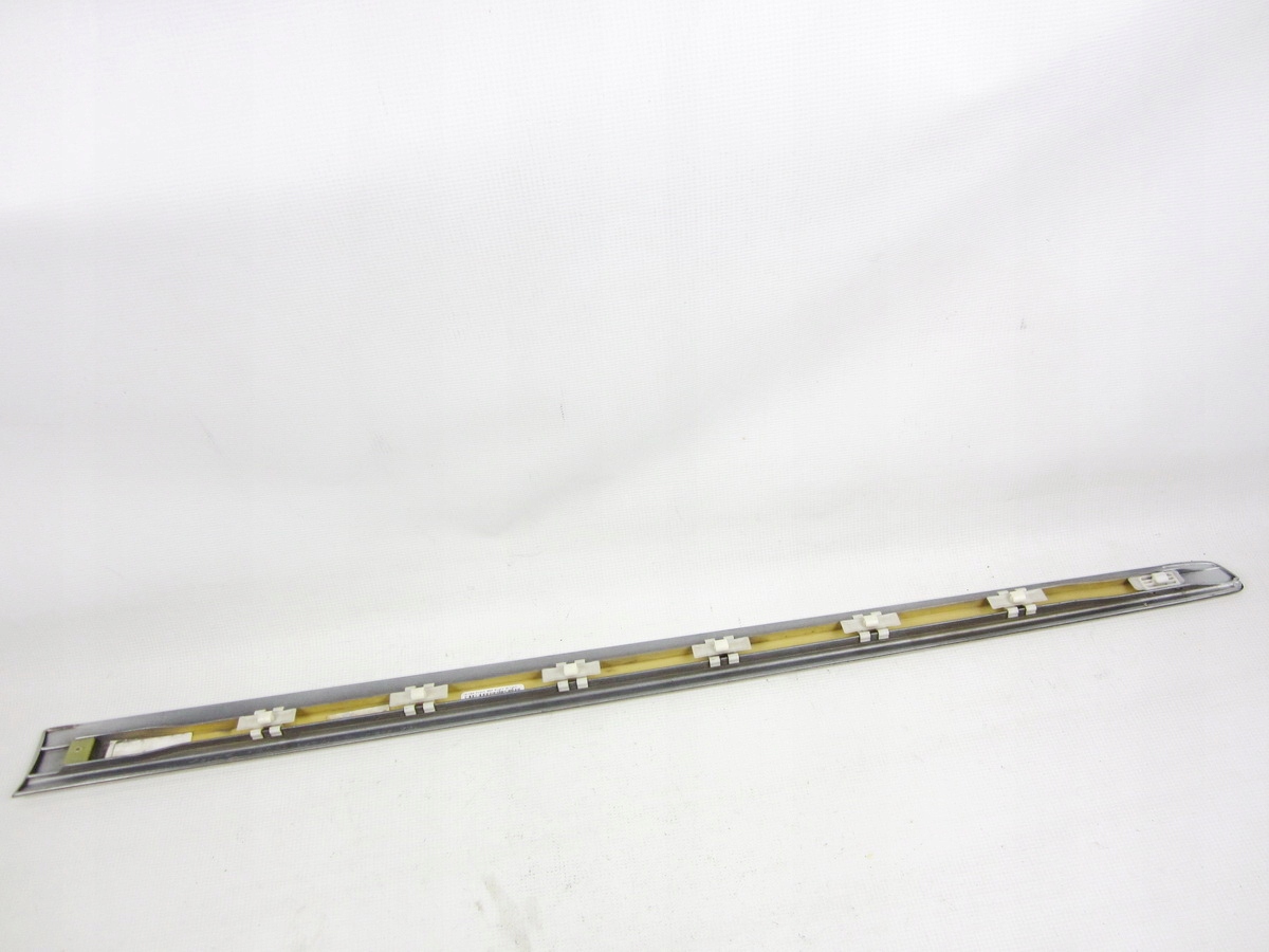 moulding door front front right Mercedes GL X164 srebna 755
