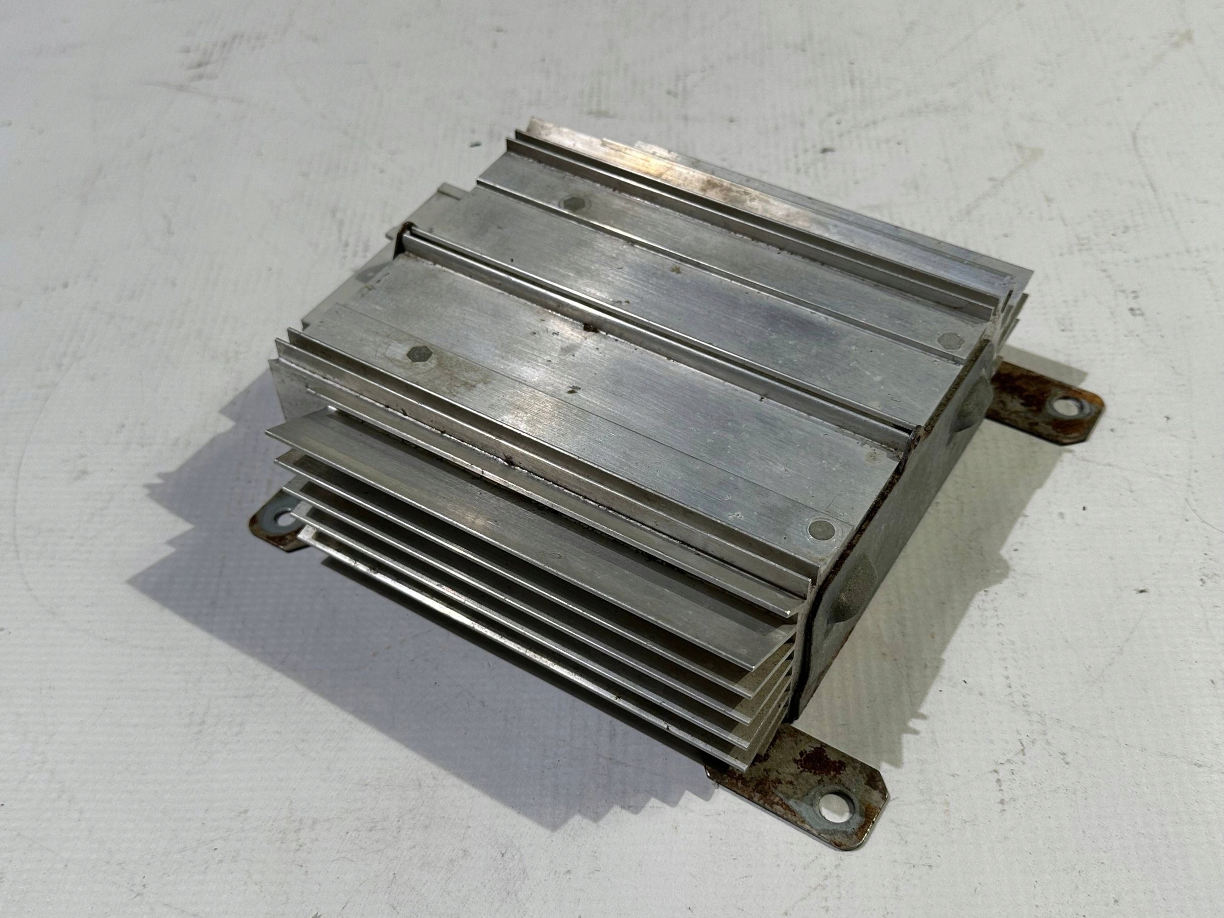 amplifier module audio dzwieku Nissan Titan 2016+