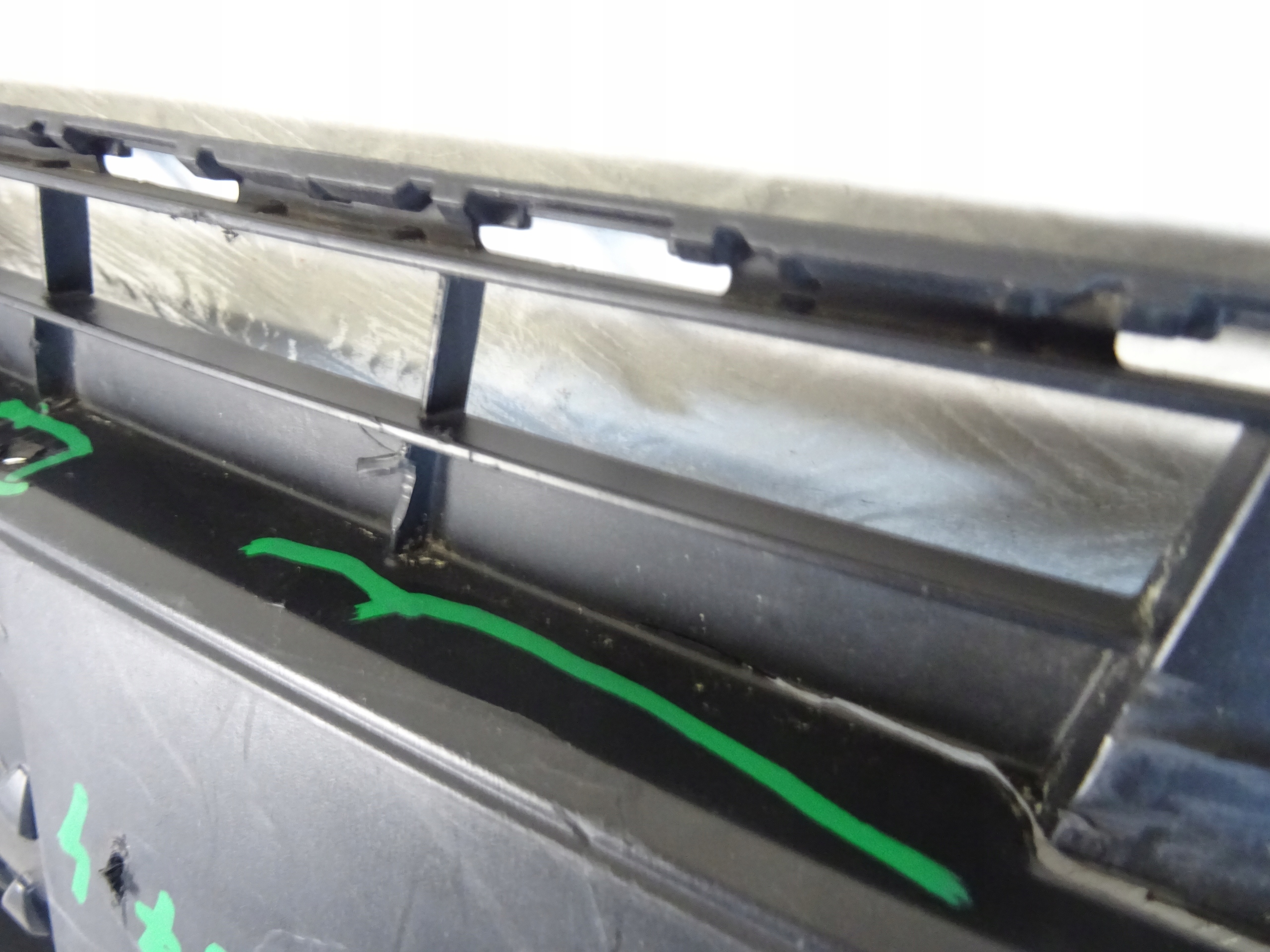 grid of a bumper front front central TOYOTA AYGO X 53111-0H030