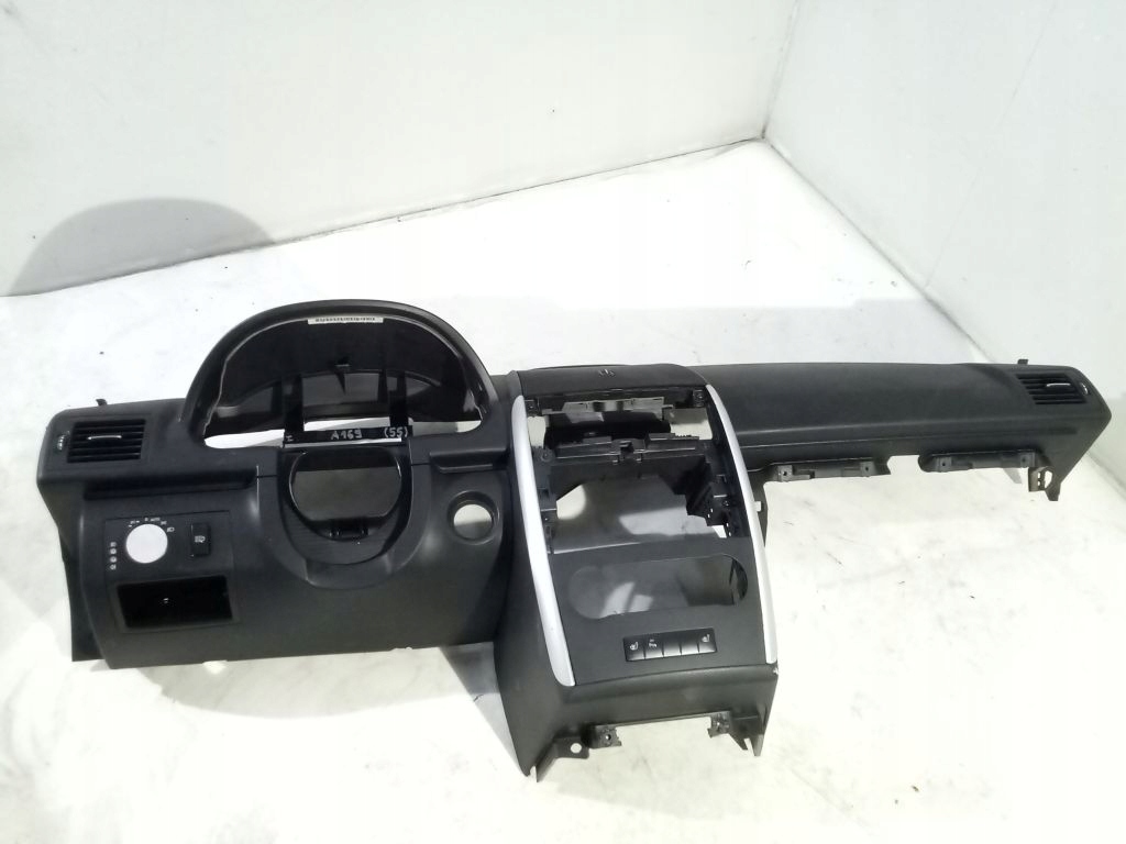 Mercedes A klasa W169 dashboard instrument panel console