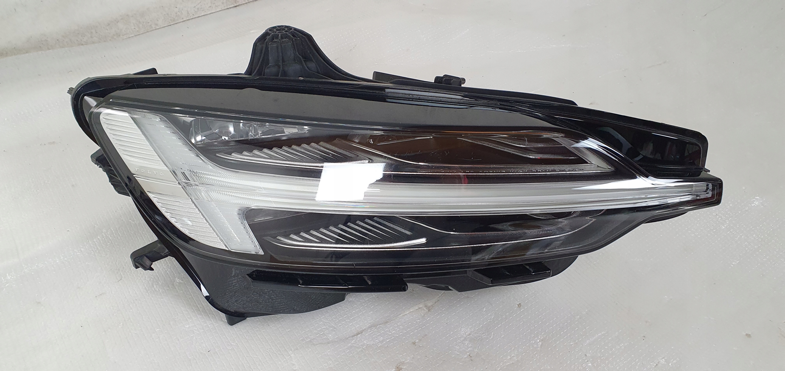 ФАРА ПРАВА ПЕРЕД VOLVO V60 II S60 III ПОВНИЙ КОМПЛЕКТ LED