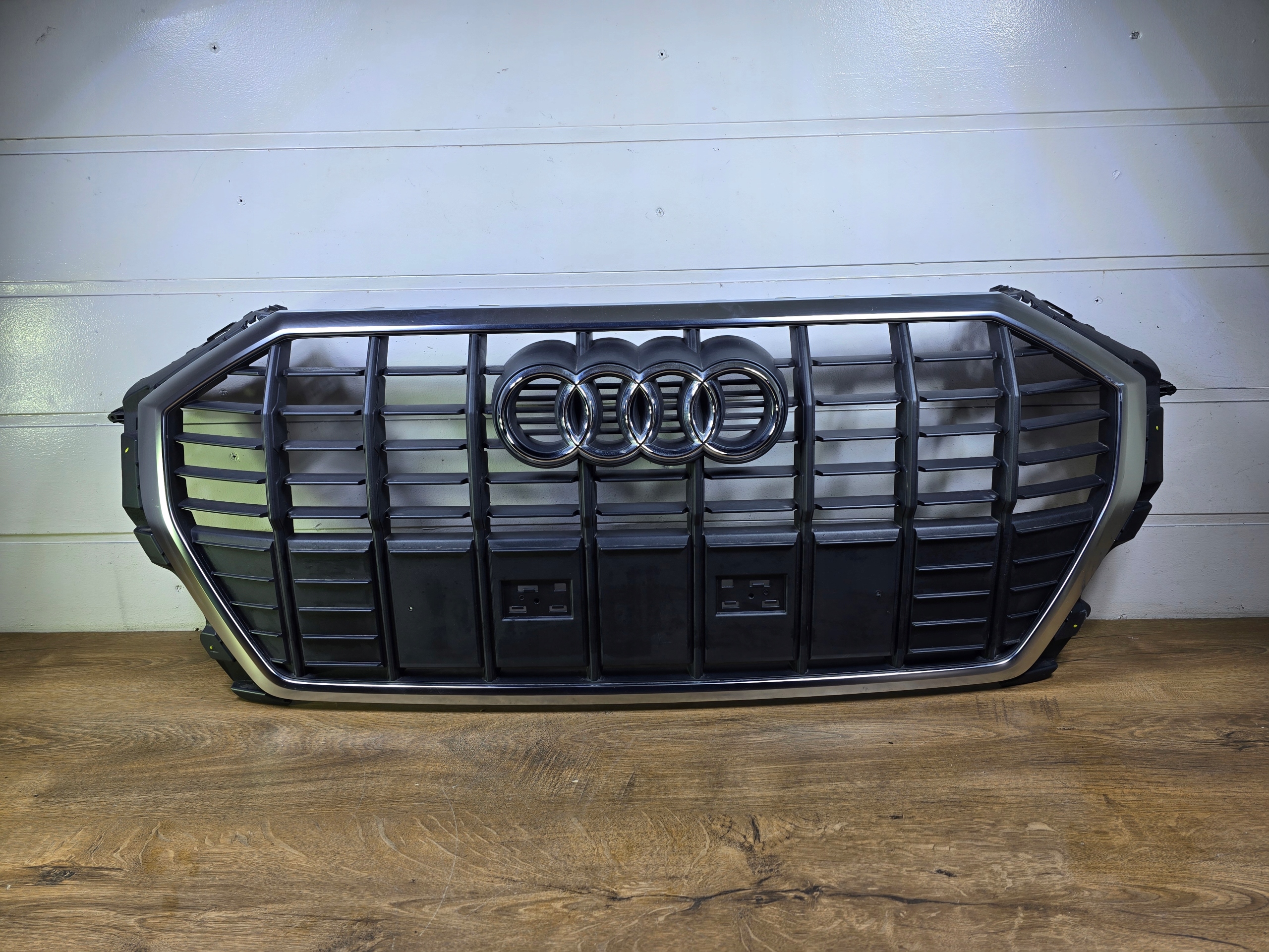 Audi Q3 Kühlergrill FRONTGRILL Kühlergitter 83A853651A - Thumbnail 1