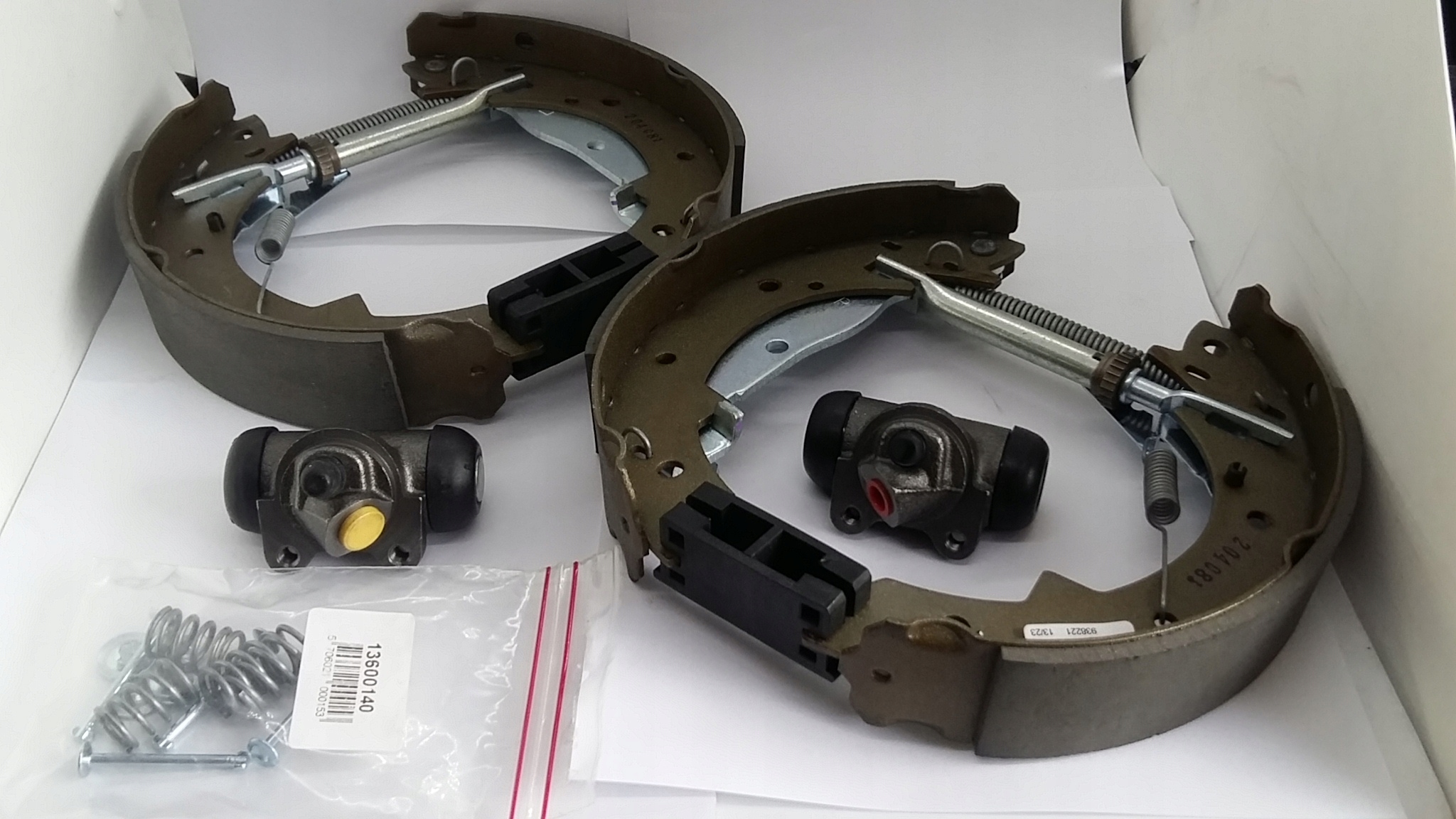 SZCZEK CYLINDERKI HAMULCOWE RENAULT 20 25 30 75 Part manufacturer Valeo