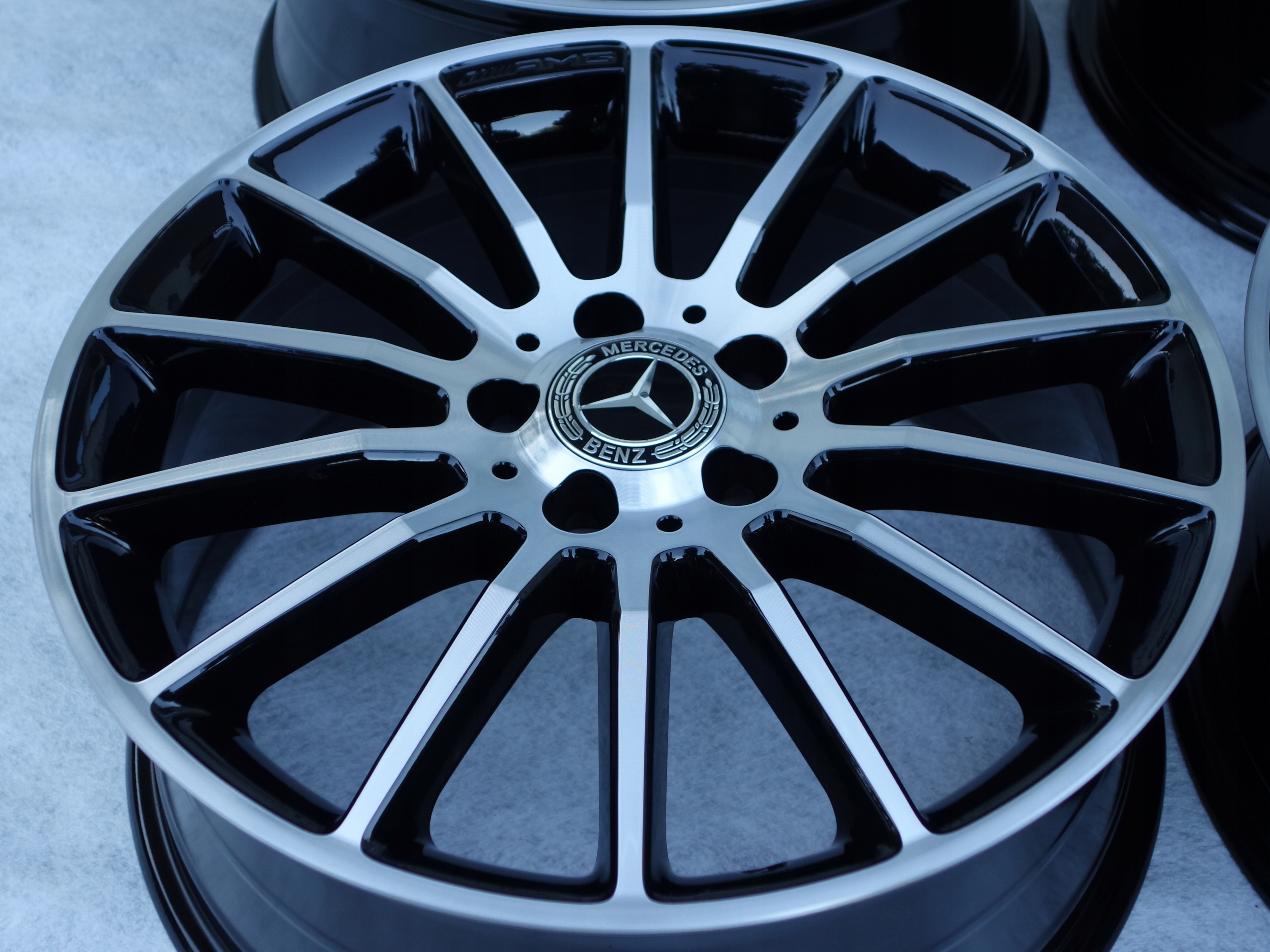 Диски мерседес отзывы. 3. Диски мерседес отзывы. Диски amg r17 реплика. Yokohama advan connoisseur 151c.