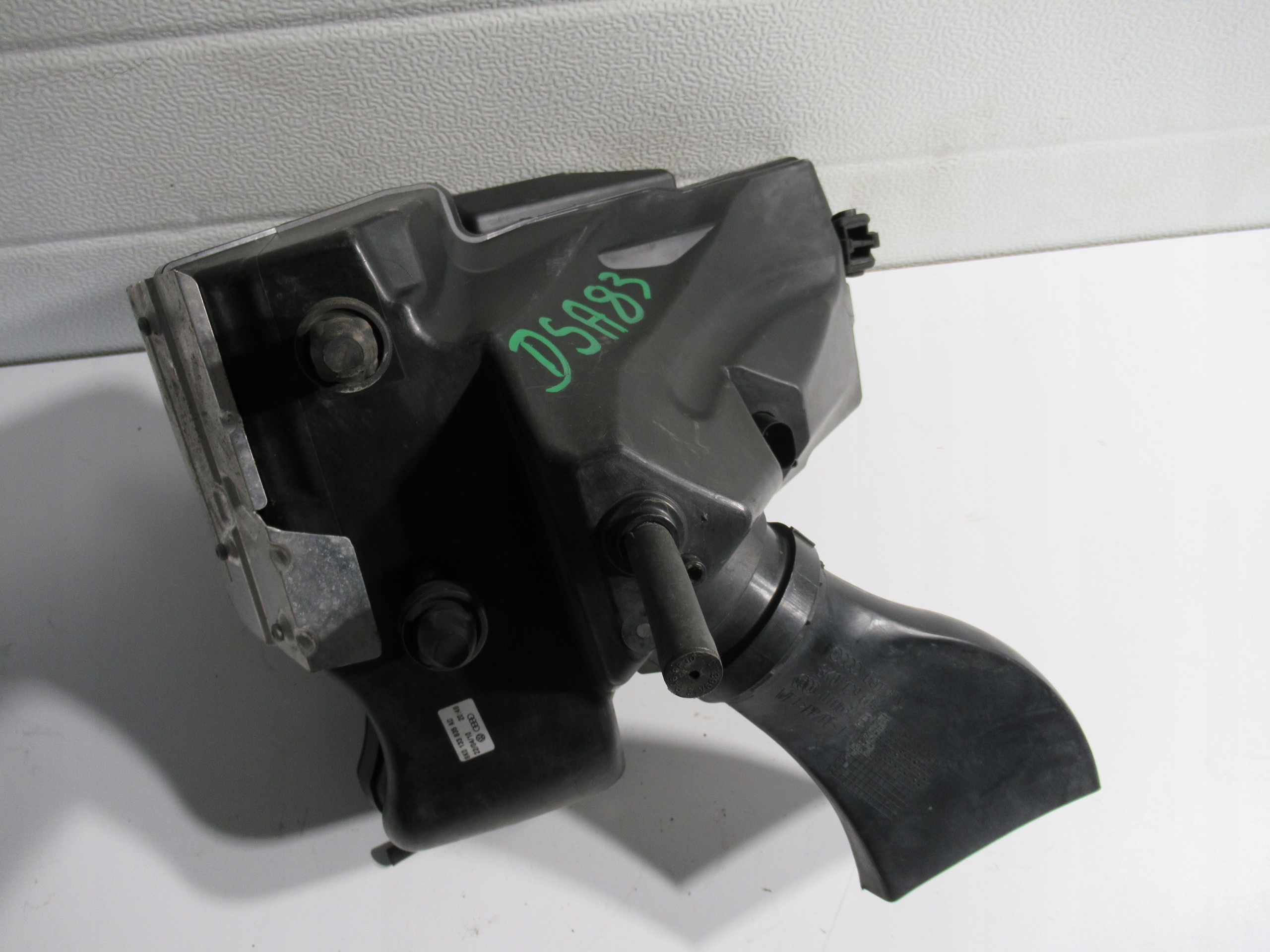 Audi A4 B8 Gehäuse filter 8K0133835AD 8K0133837T