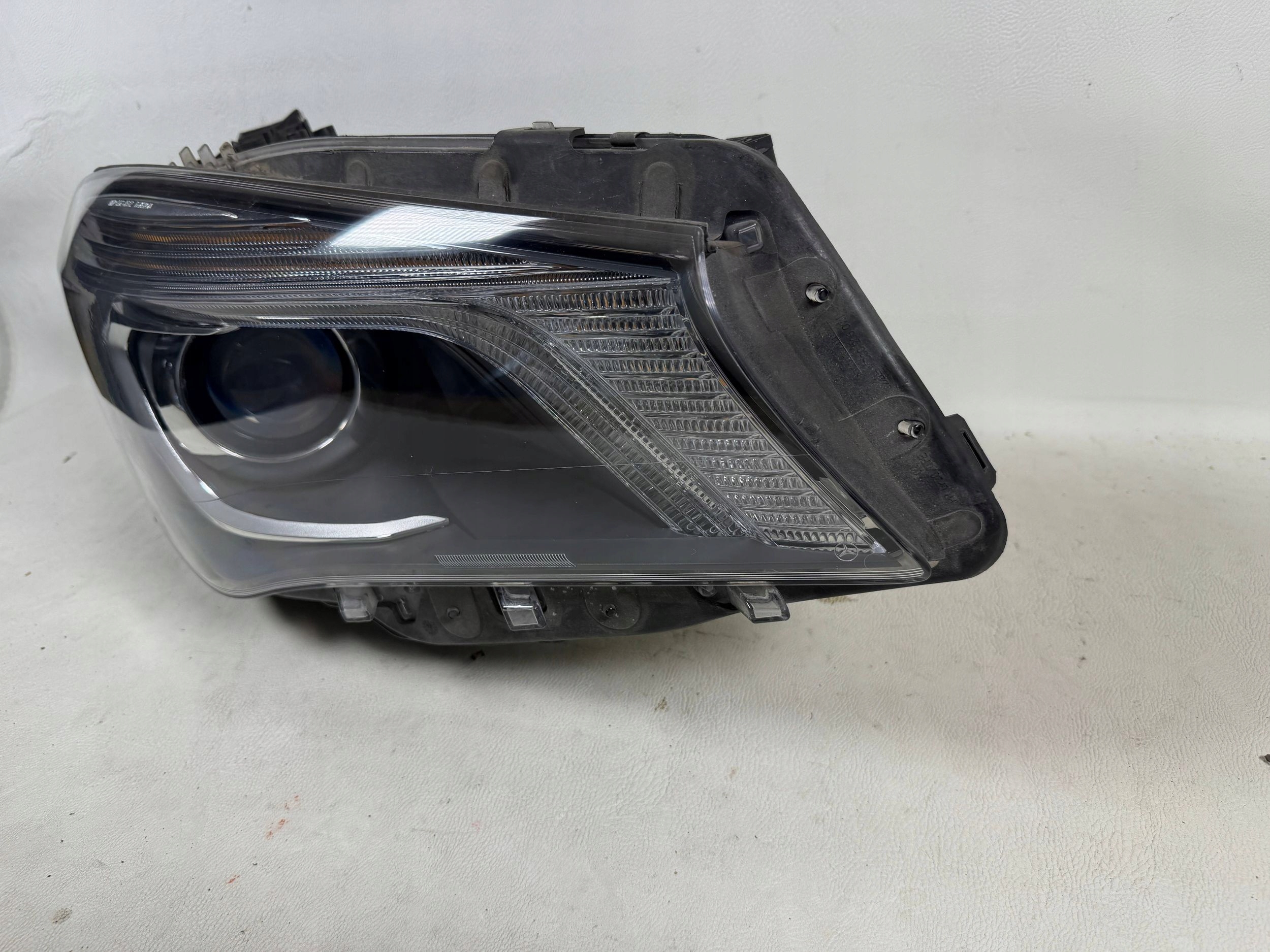 Mercedes CLA W117 A117 13- light Bi Xenon LED right front front